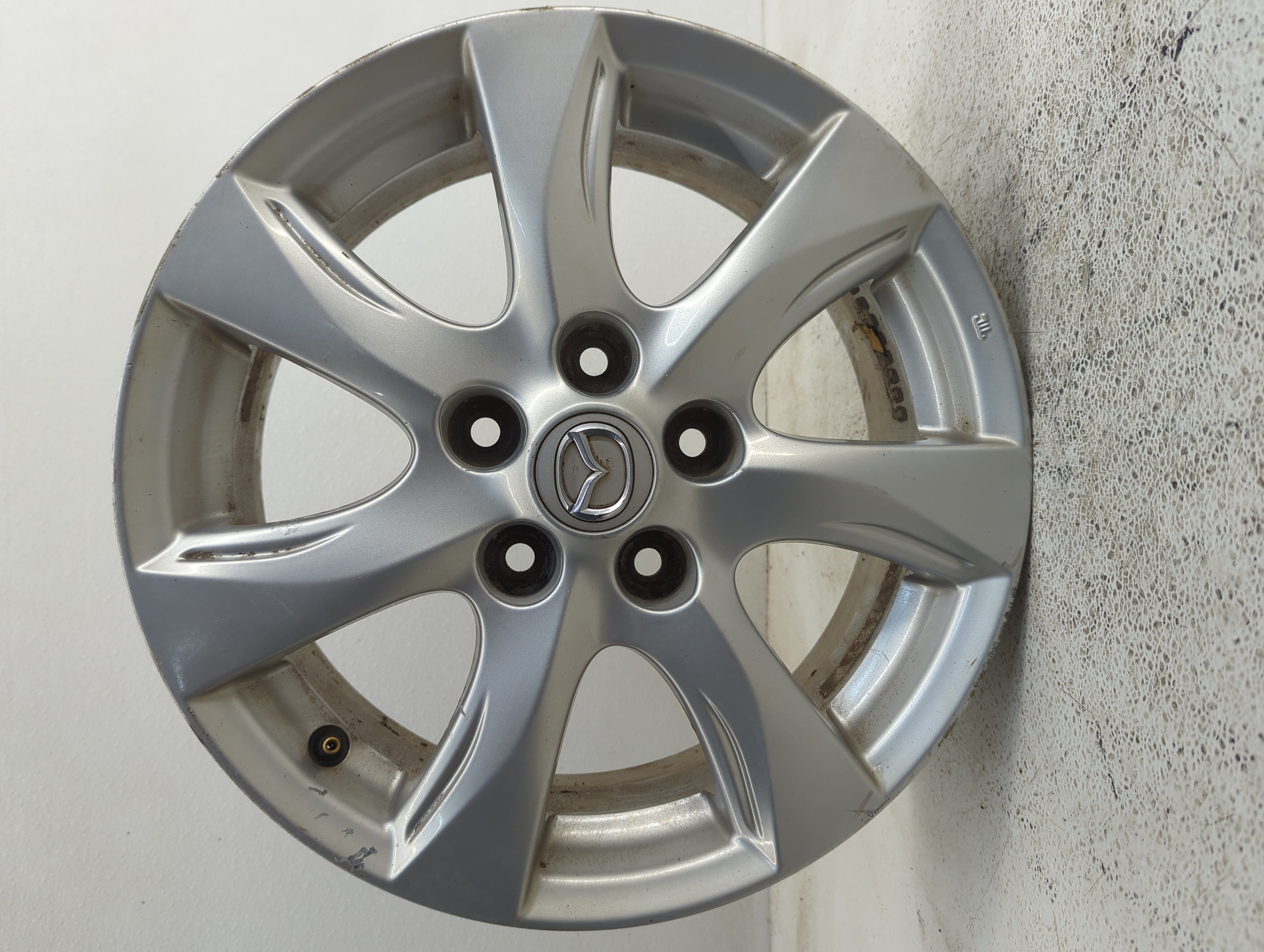 Picture of 2010-2011 Mazda 3 Wheel Rim Oem 1108627