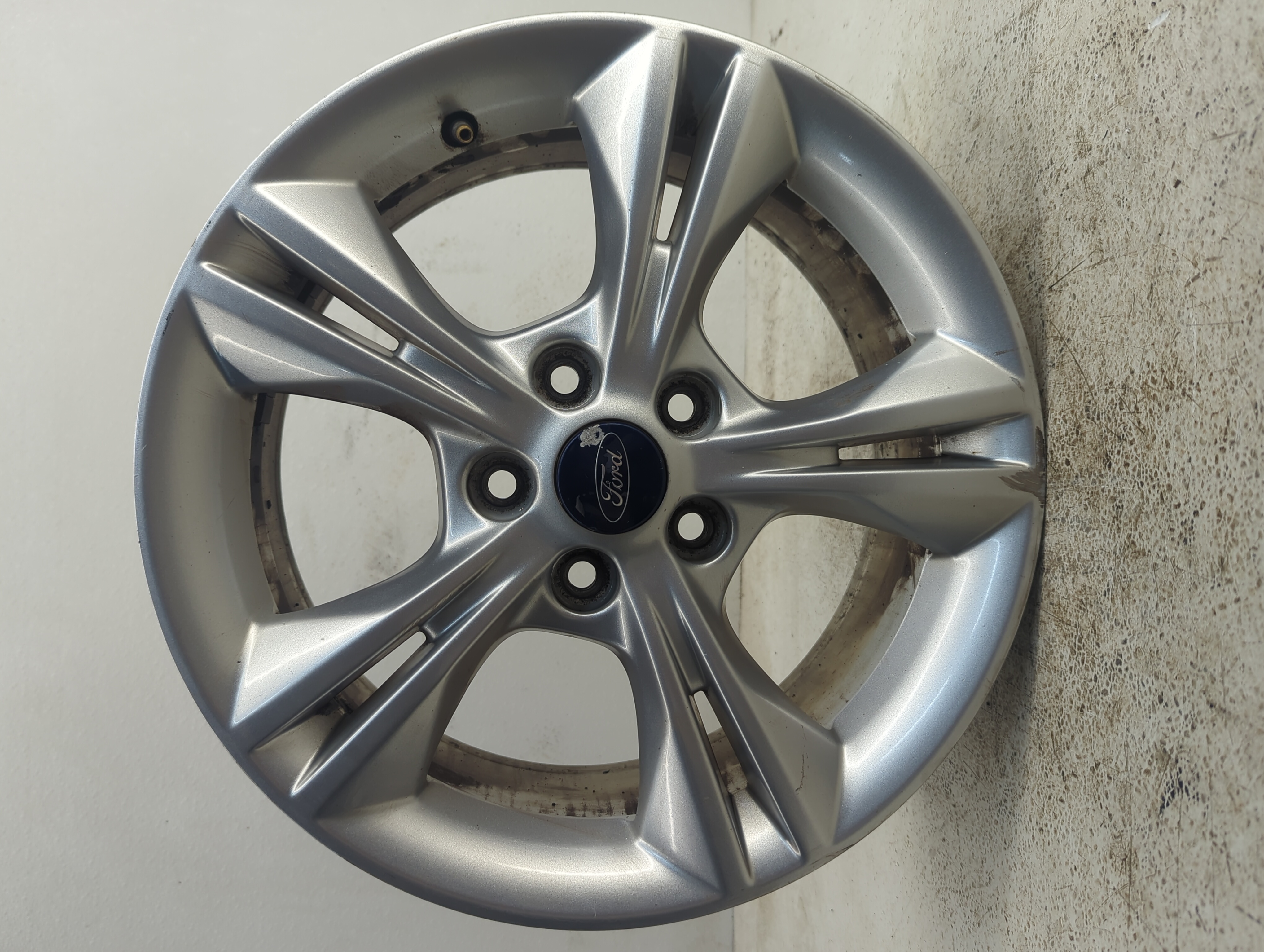 2012-2014 Ford Focus Wheel Rim Oem 1111608 - Oemusedautoparts1.com