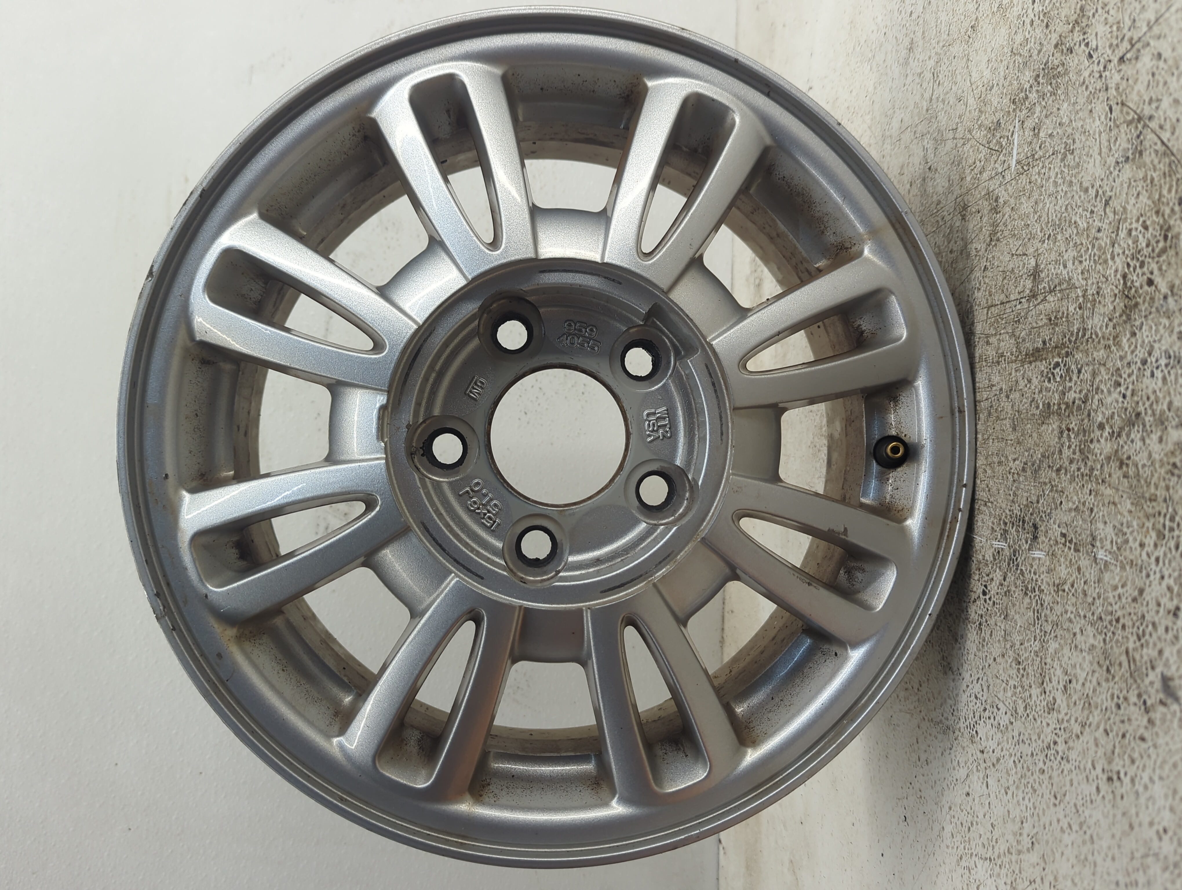Picture of 2002-2005 Buick Lesabre Wheel Rim Oem 1111624