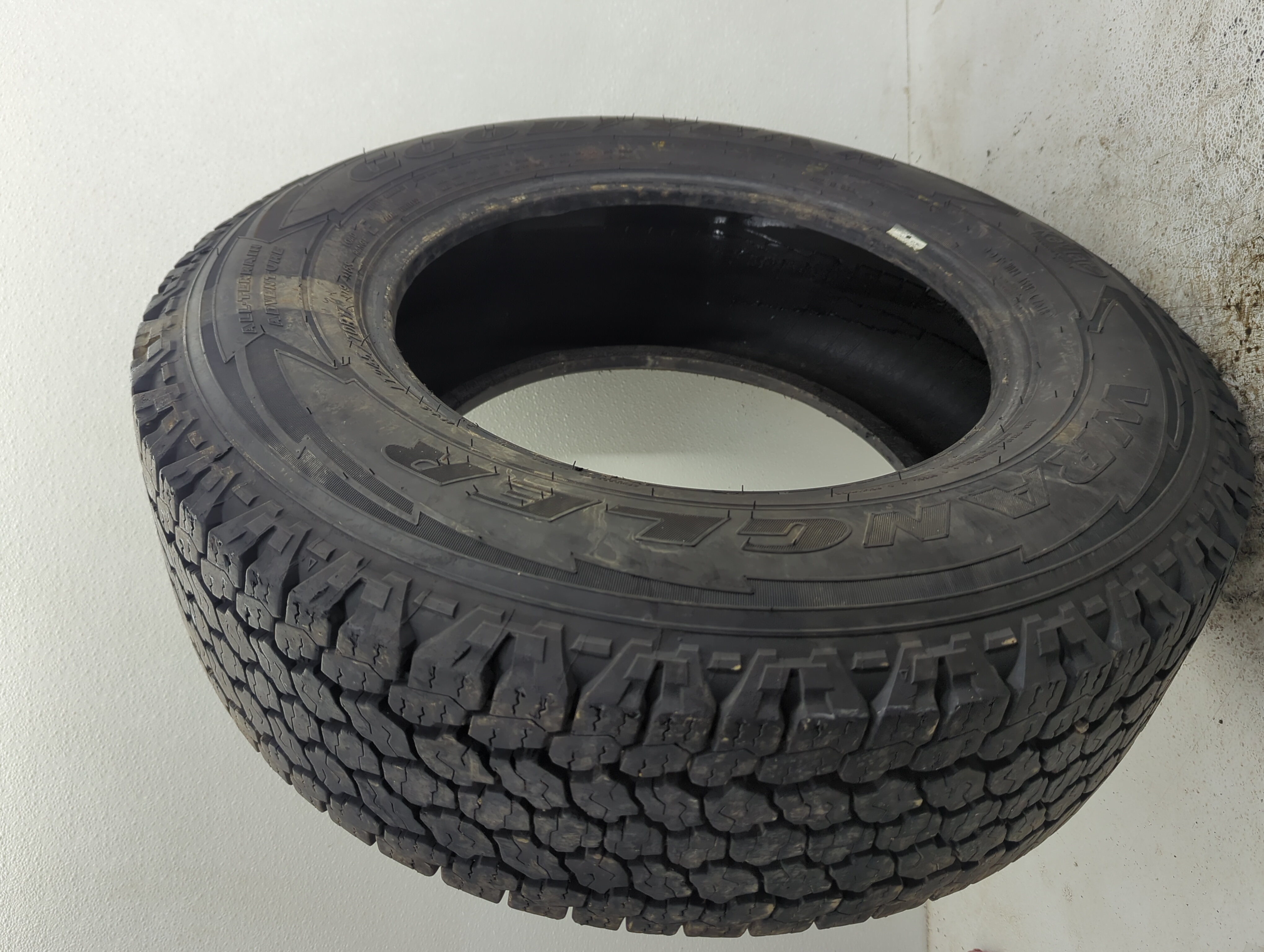 Used Tire LT245/70R17 GOODYEAR WRANGLER 119/116S - Tread Depth 10/32 - Oemusedautoparts1.com