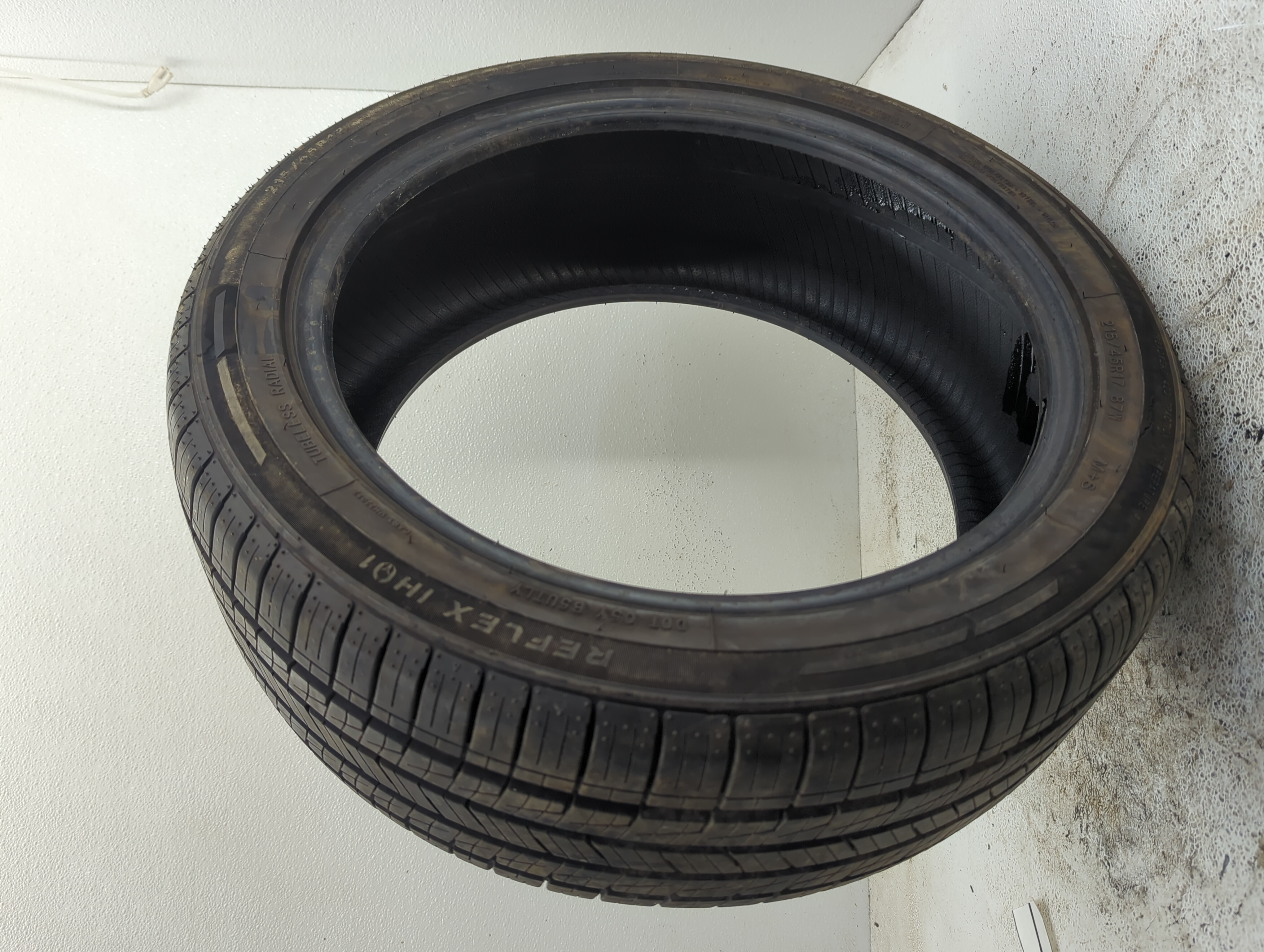 Used Tire 215/45R17 IRONHEAD REFLEX IHO1 87W - Tread Depth 8/32 - Oemusedautoparts1.com