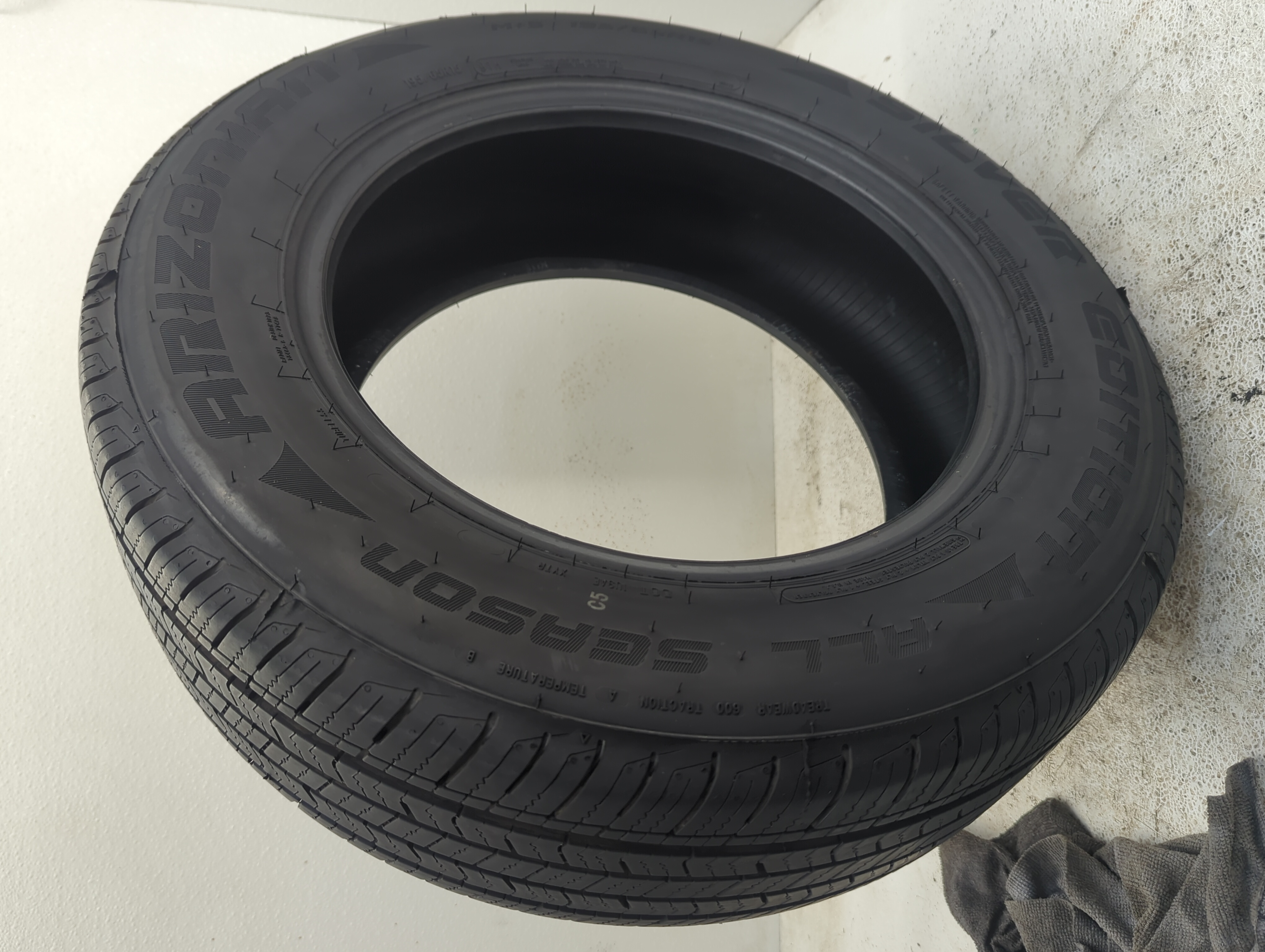 Used Tire 195/65R15 ARIZONA SILVER EDITION 91H - Tread Depth 8/32 - Oemusedautoparts1.com