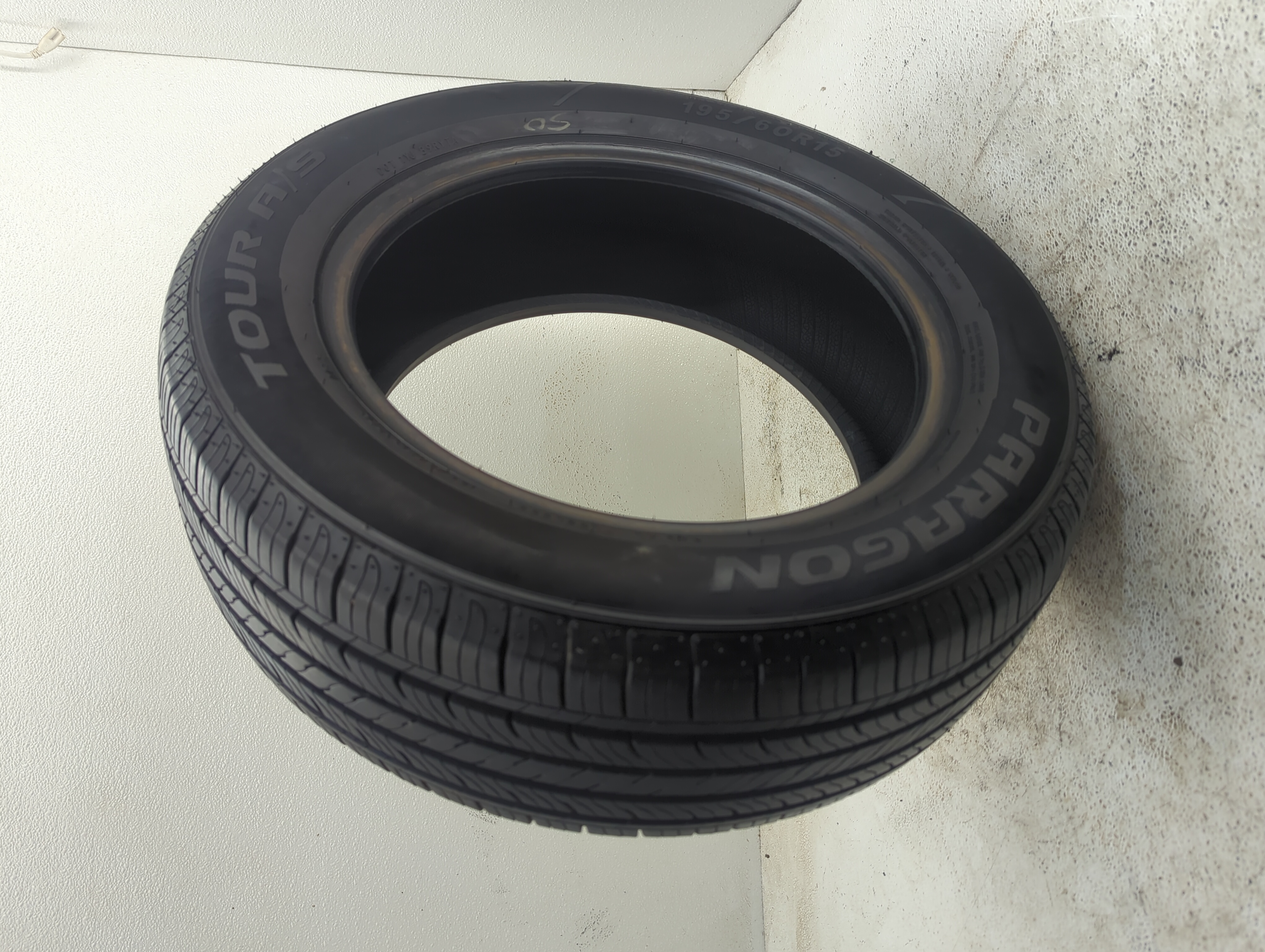 Used Tire 195/60R15 PARAGON TOUR A/S 88H - Tread Depth 12/32 - Oemusedautoparts1.com