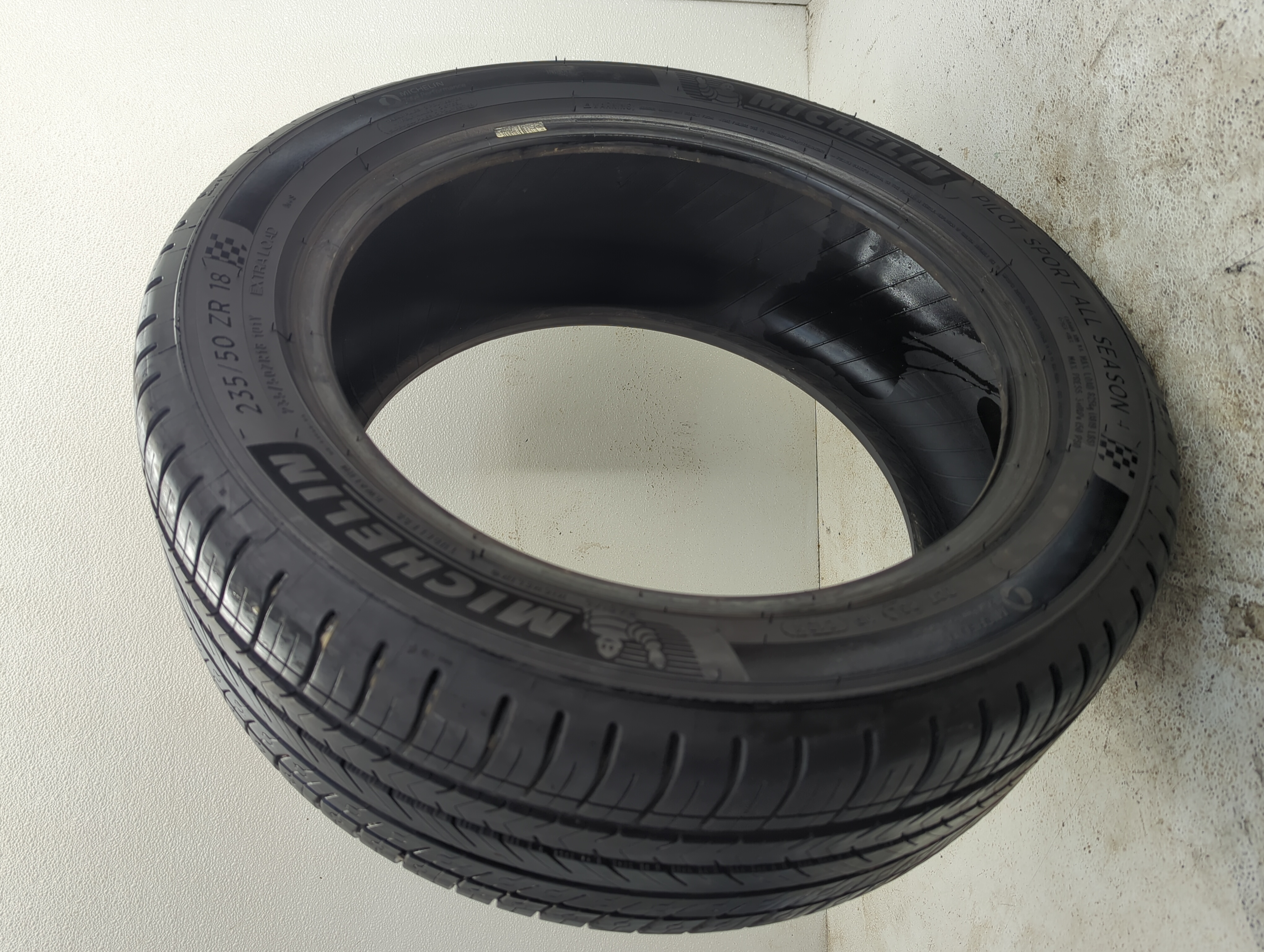 Used Tire 235/50Z18 MICHELIN PILOT SPORT ALL SEASON 101Y - Tread Depth 10/32 - Oemusedautoparts1.com