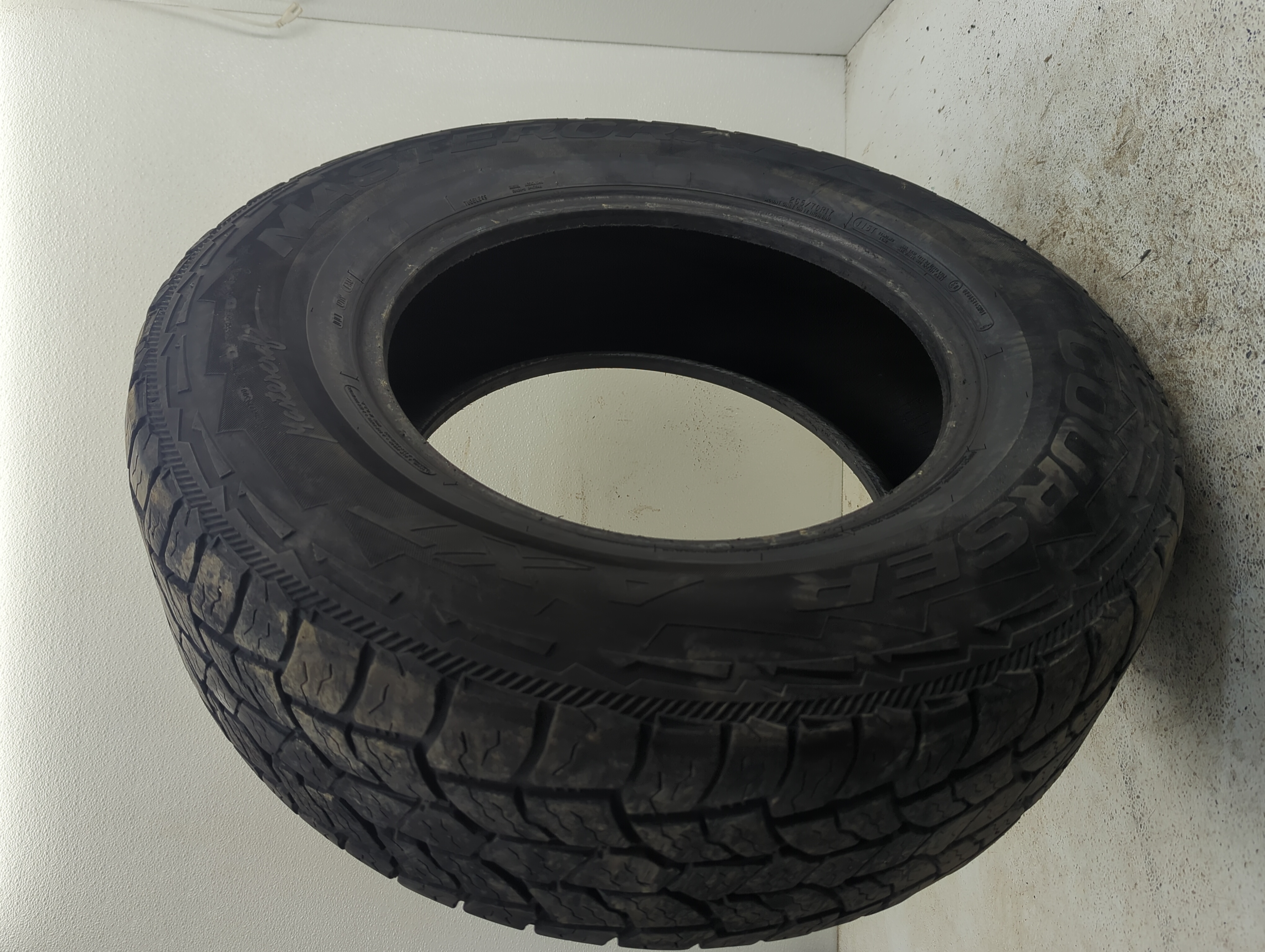 Used Tire 265/70R17 MASTERCRAFT COURSER AXT 115T - Tread Depth 6/32 - Oemusedautoparts1.com
