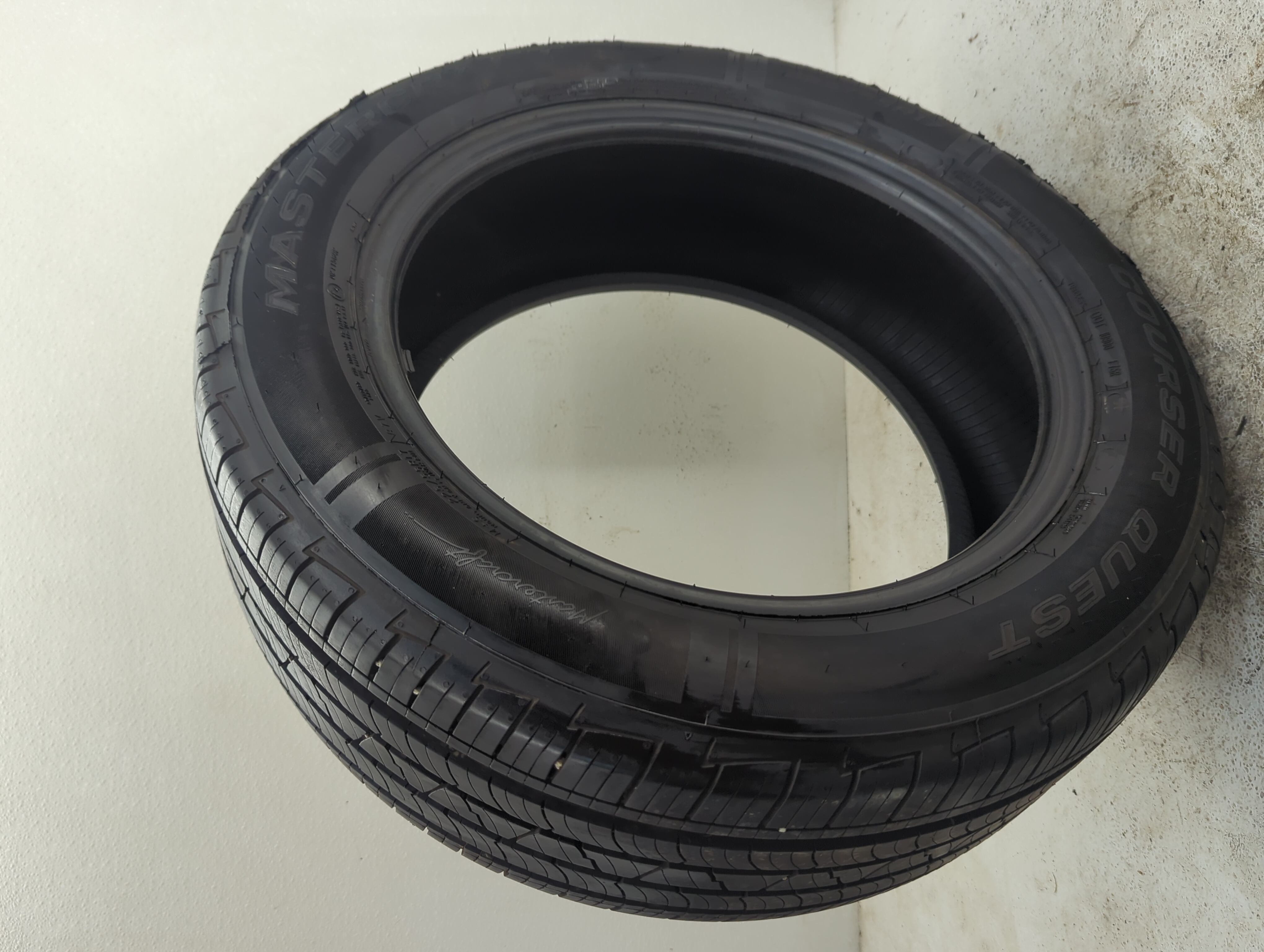 Picture of Used Tire 225/55R17 MASTERCRAFT COURSER QUEST 97V - Tread Depth 8/32