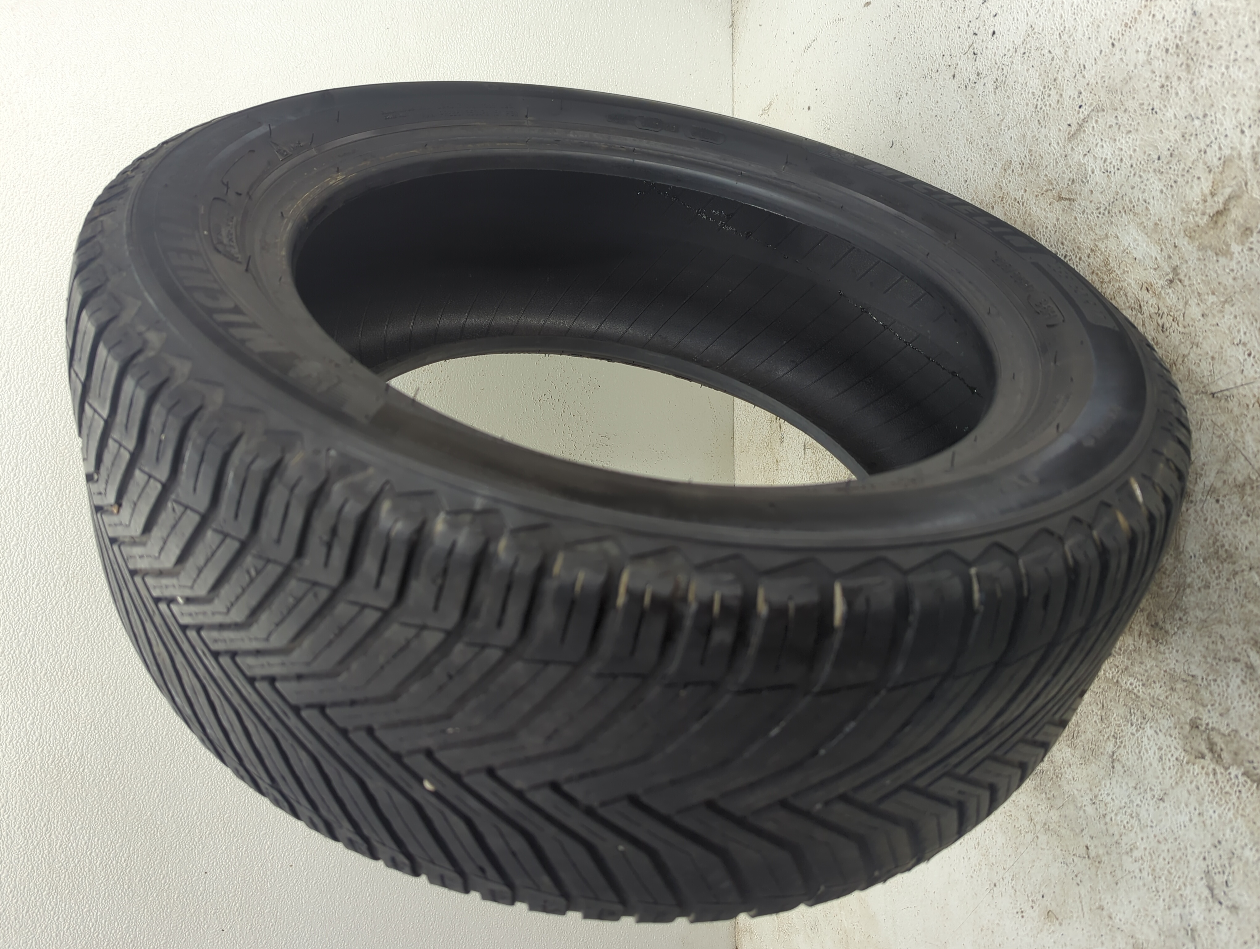 Used Tire 2325/50R17 MICHELIN CROSS CLIMATE 2 96H - Tread Depth 5/32 - Oemusedautoparts1.com