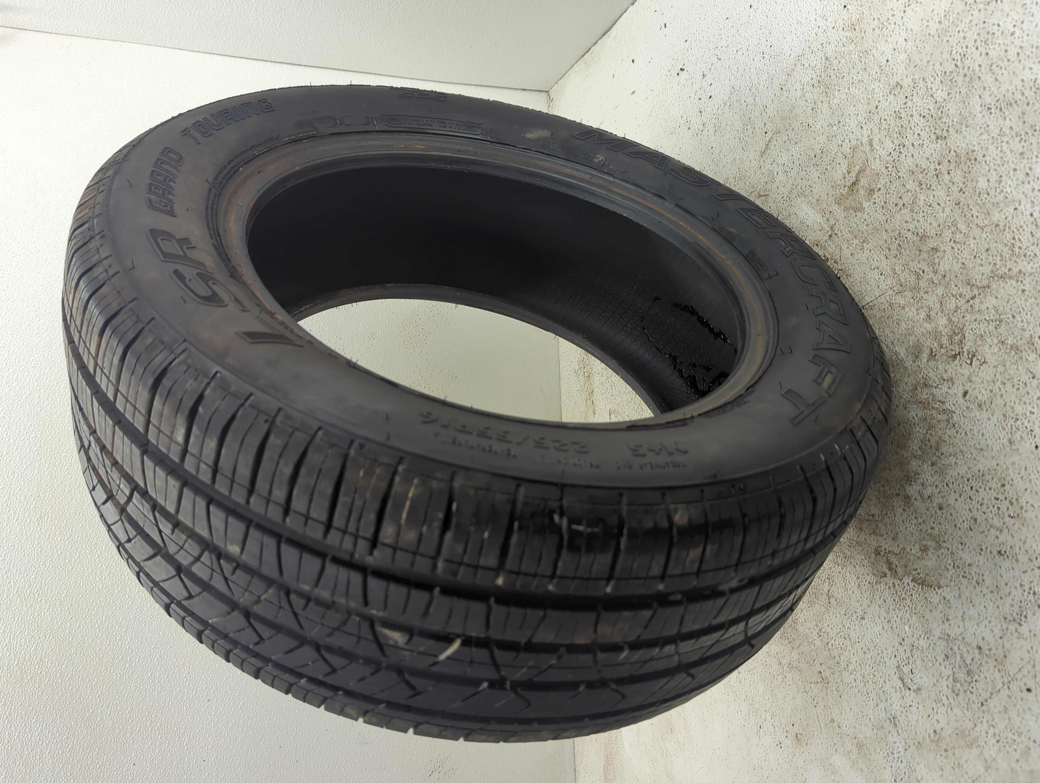 Used Tire 225/55R16 MASTERCRAFT LSR GRAND TOURING 95V - Tread Depth 7/32 - Oemusedautoparts1.com