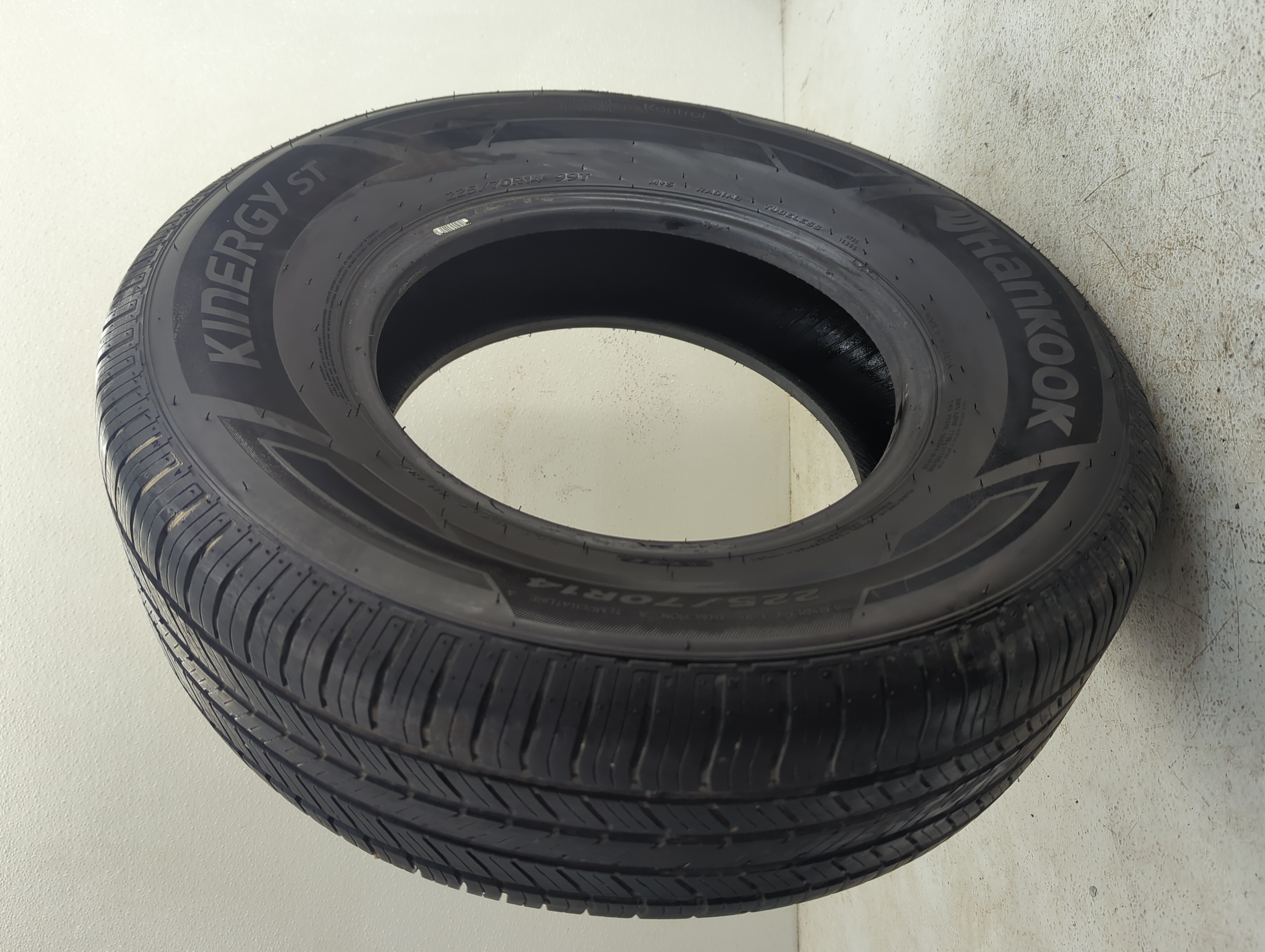 Used Tire 225/70R14 HANKOOK KINERGY ST 99T - Tread Depth 6/32 - Oemusedautoparts1.com