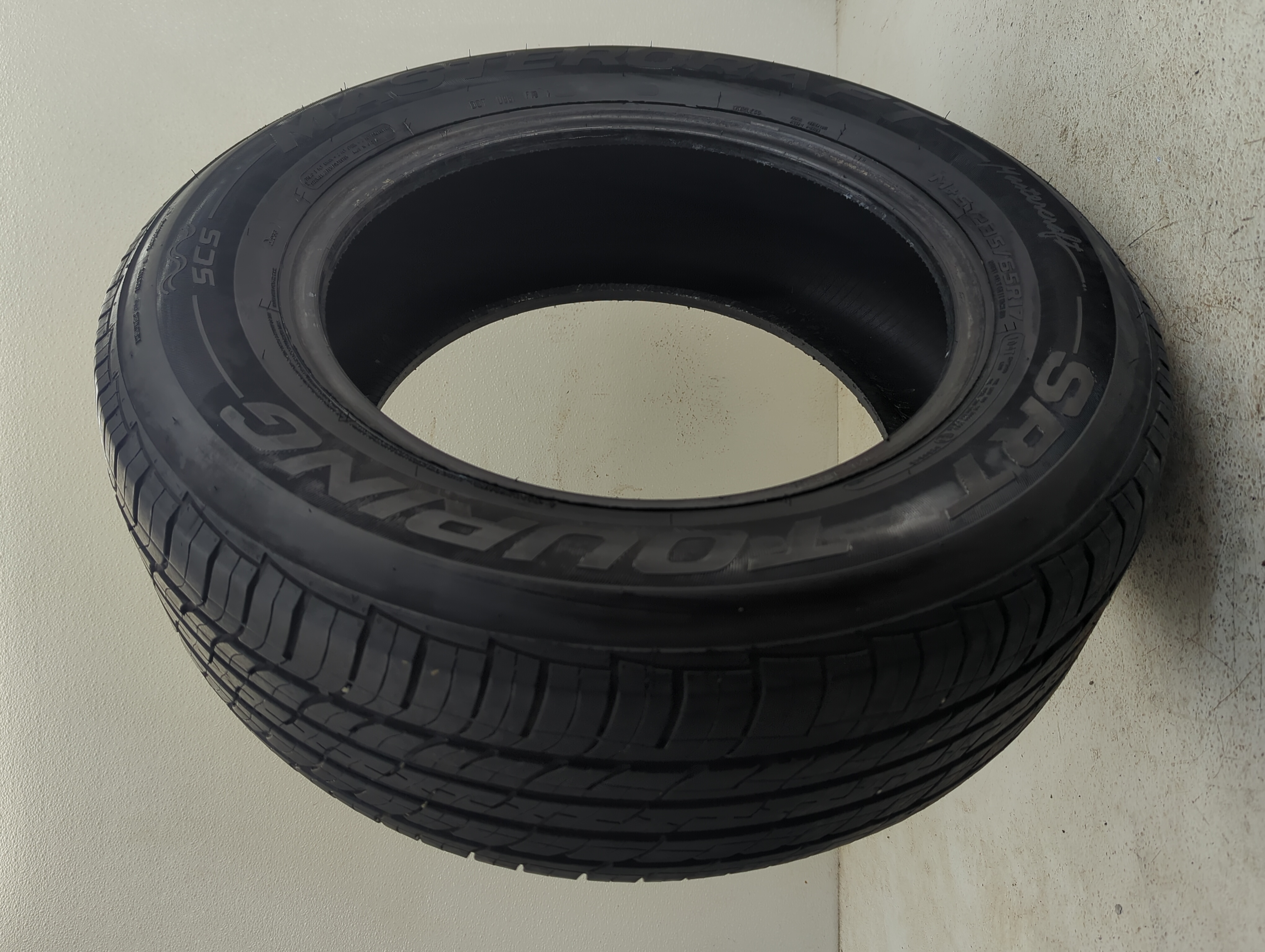 Picture of Used Tire 235/65R17 MASTERCRAFT TOURING SCS 104T - Tread Depth 6.5/32