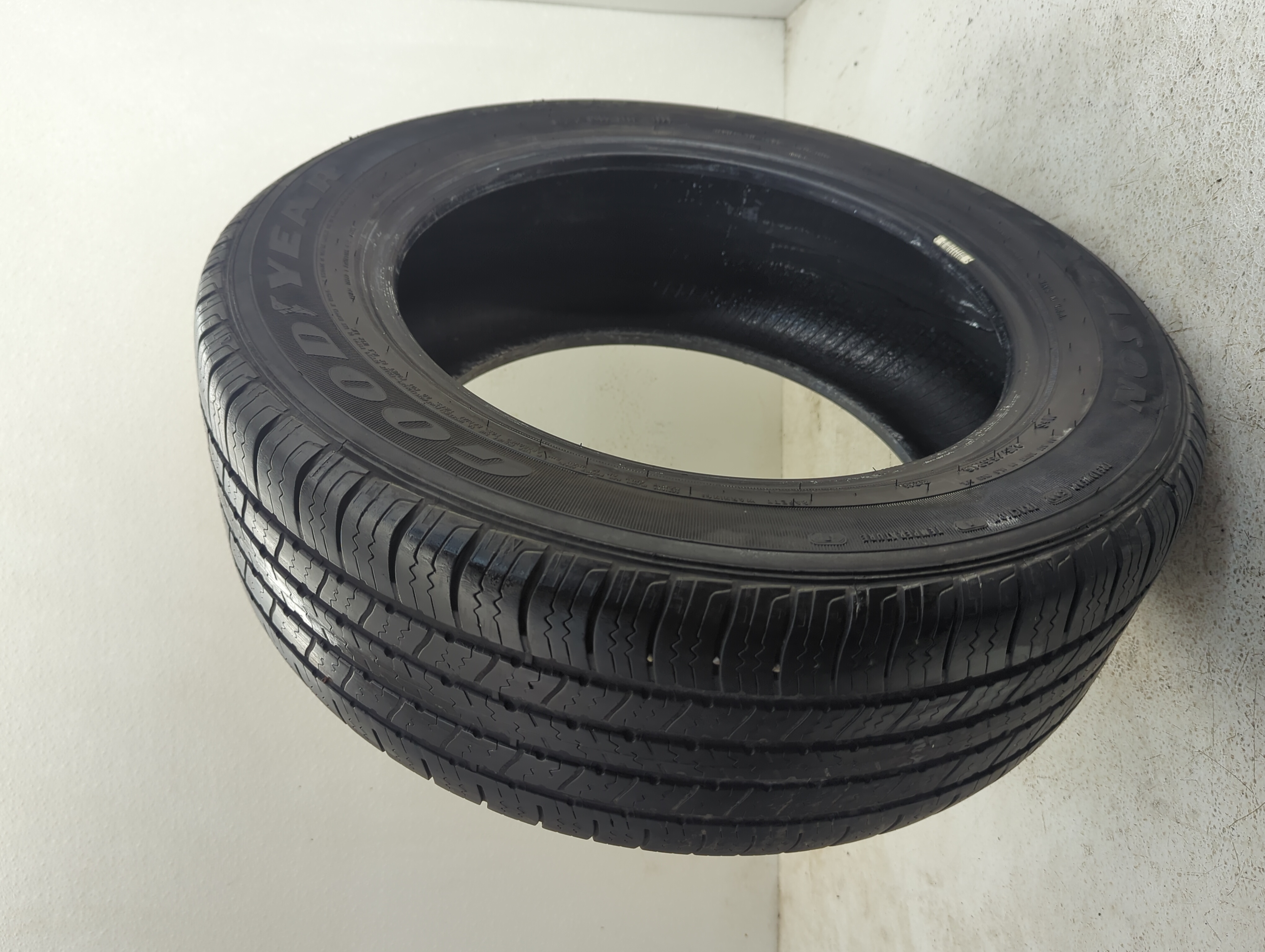 Used Tire 215/55R16 GOODYEAR ALL TERRAIN 93H - Tread Depth 5/32 - Oemusedautoparts1.com