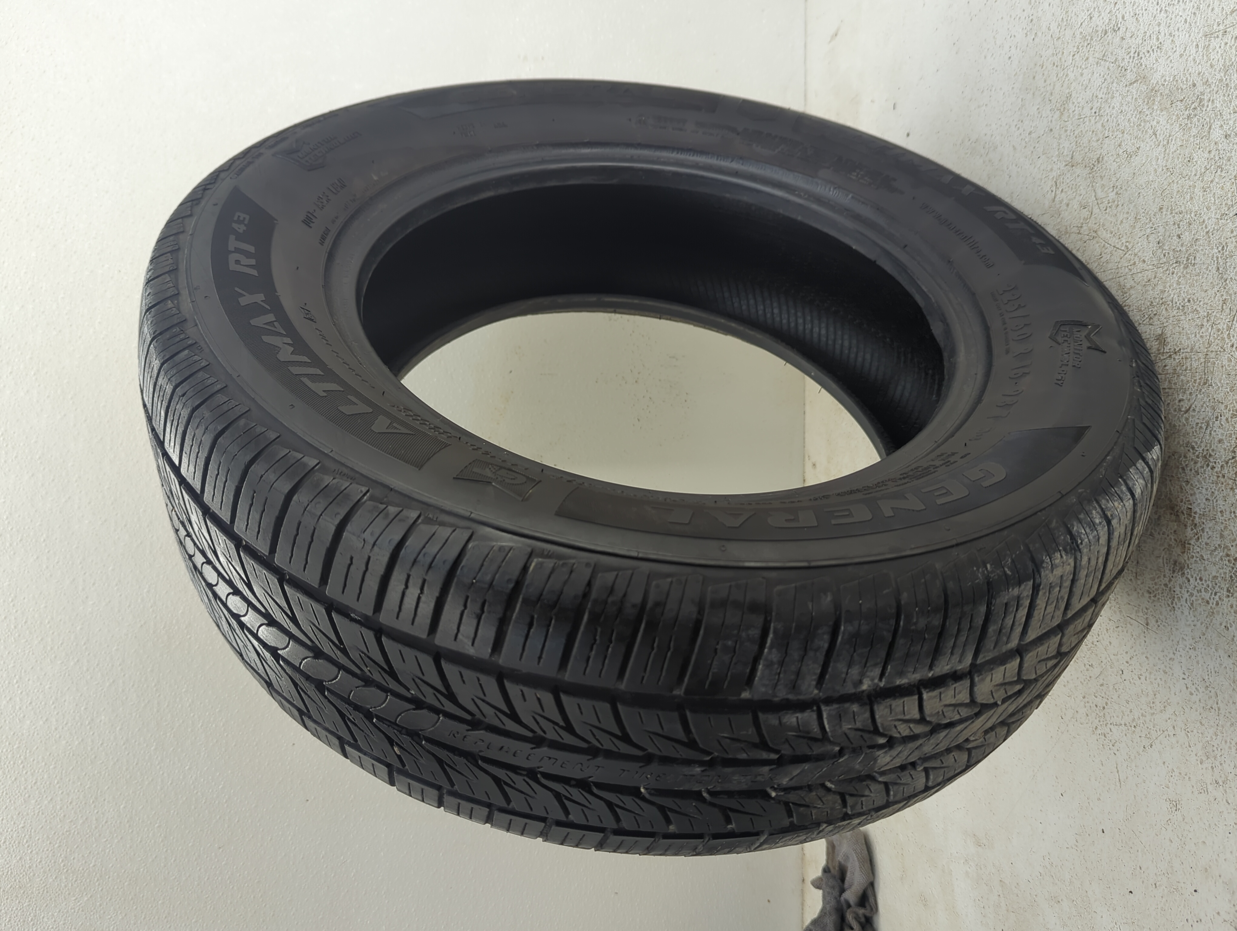 Used Tire 225/60R16 GERNERAL ALTIMAX RT43 98T - Tread Depth 7/32 - Oemusedautoparts1.com
