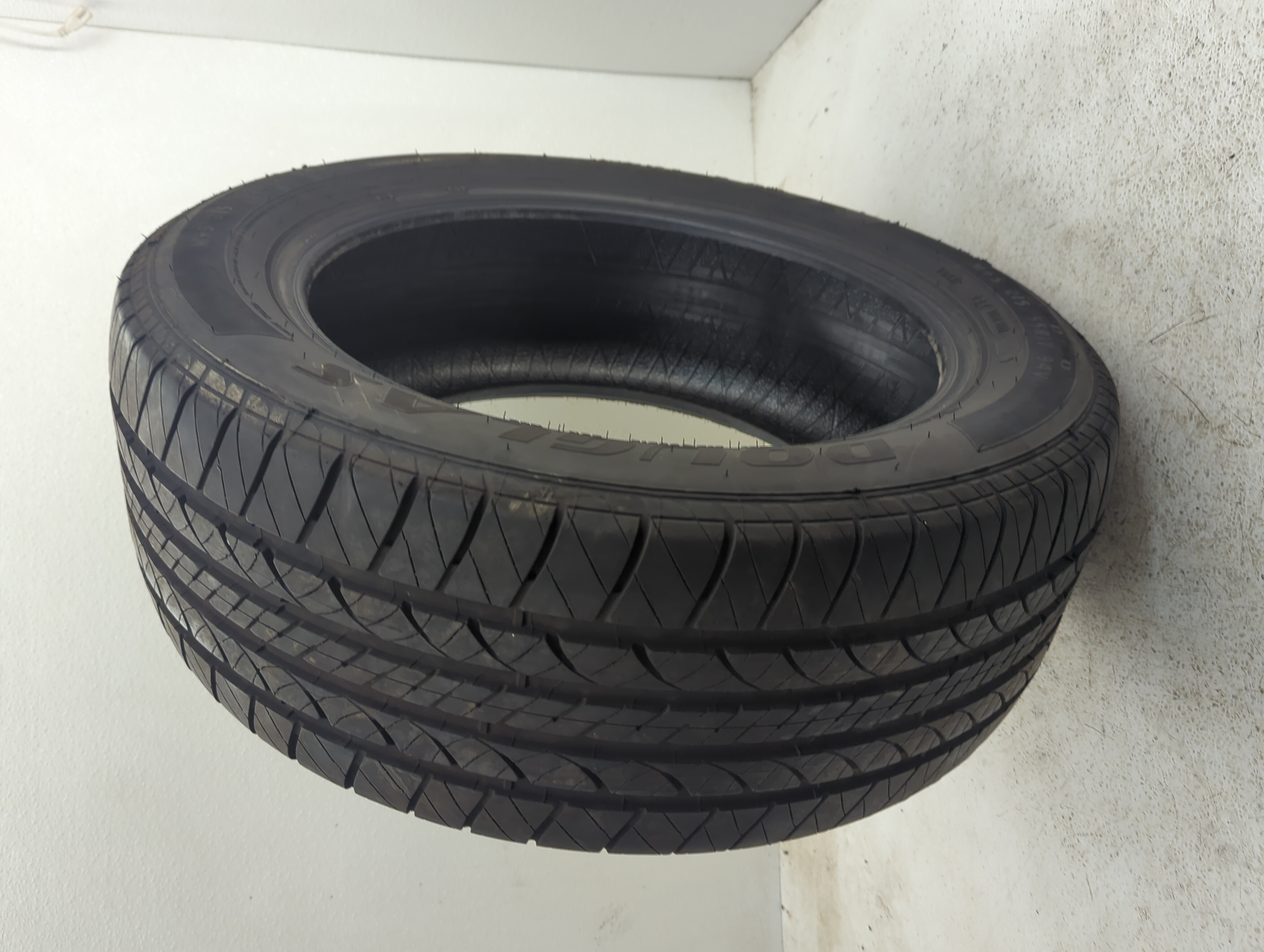 Used Tire 215/55R17 DOUGLAS TOURING A/S 94V - Tread Depth 8/32 - Oemusedautoparts1.com
