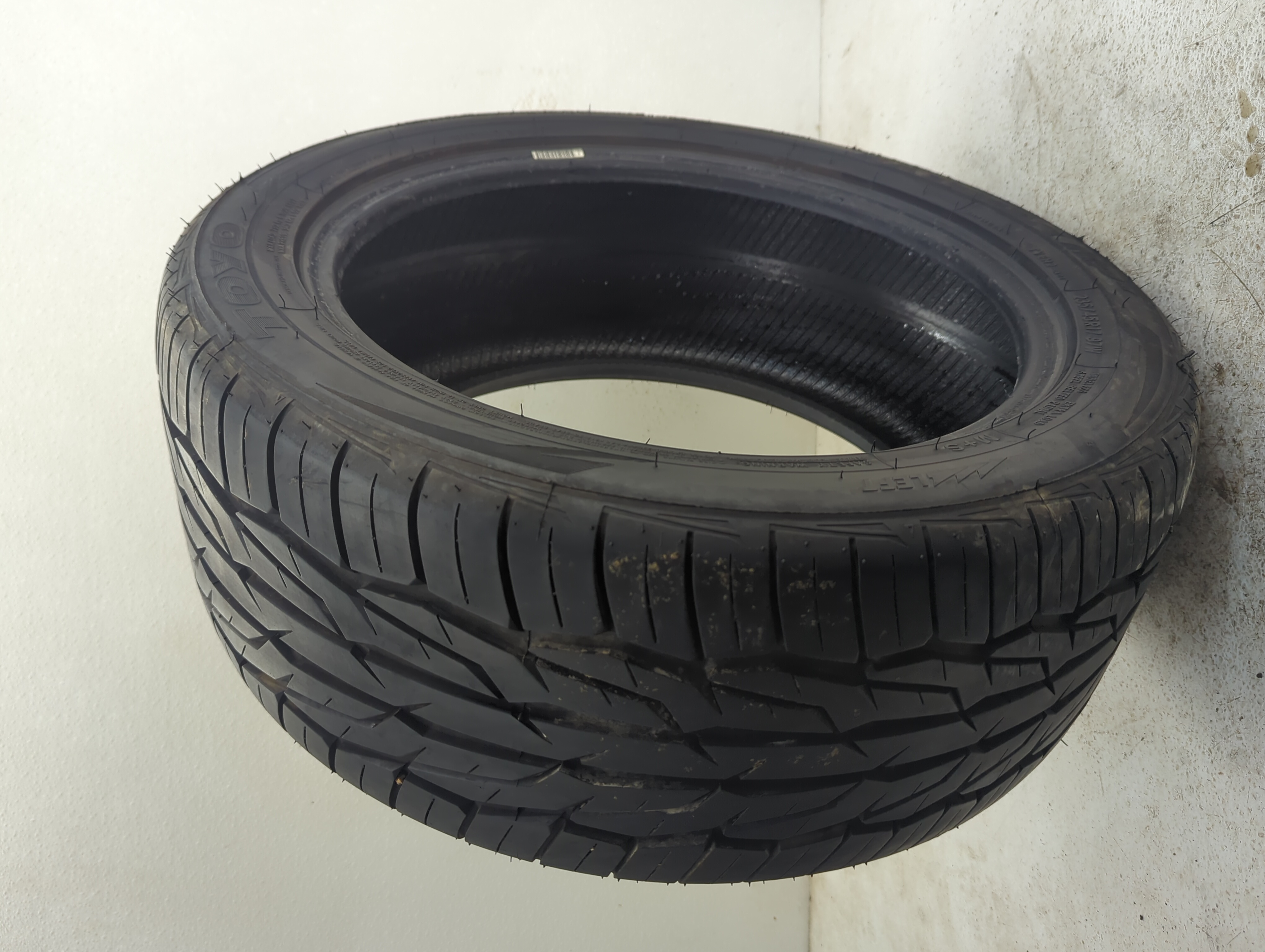 Picture of Used Tire 235/45R17 TOYO EXTENSA HP II 97W - Tread Depth 9/32