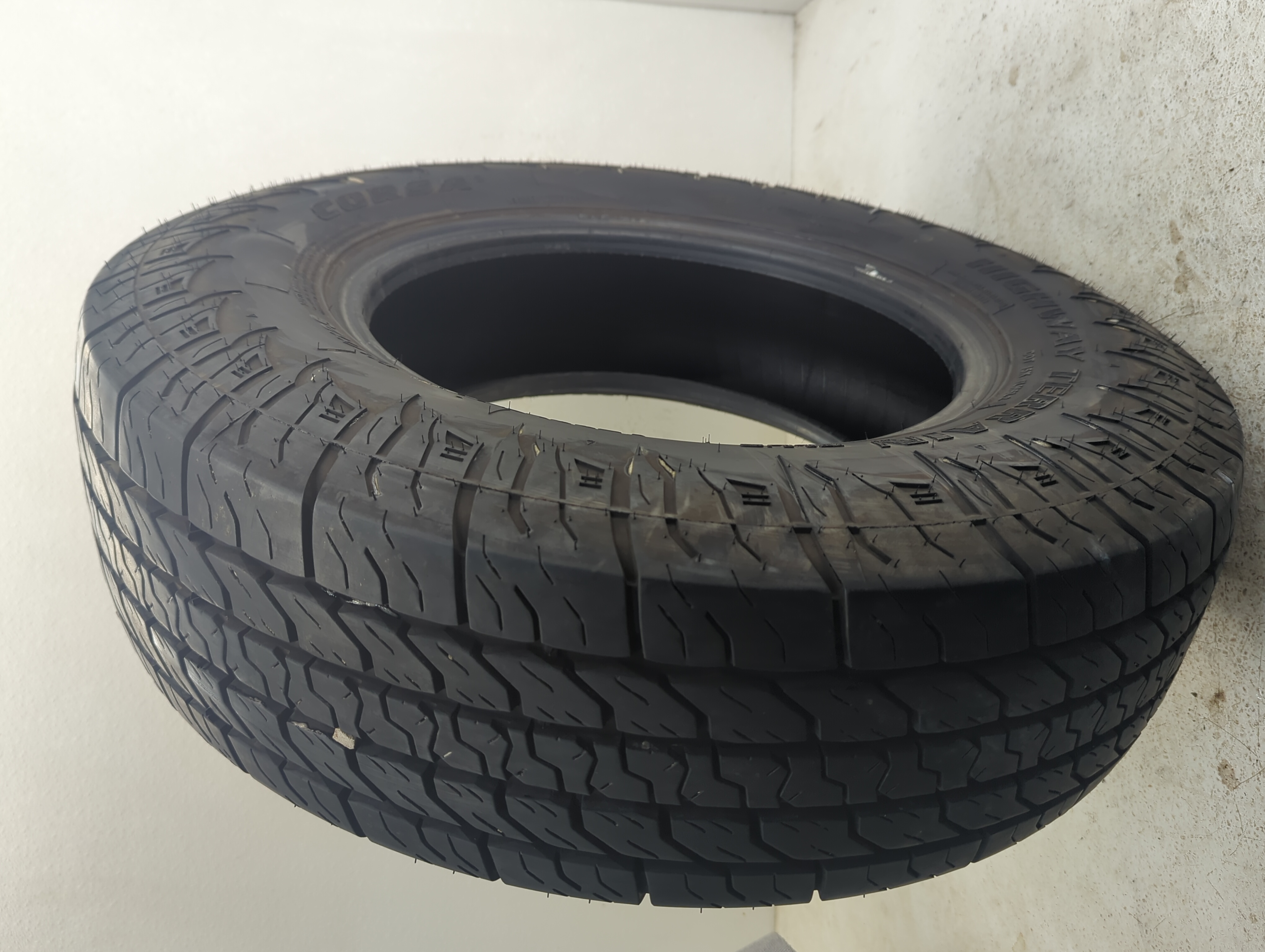 Picture of Used Tire LT225/75R16 CORSA HIGHWAY TERRAIN 115/112S - Tread Depth 11.5/32