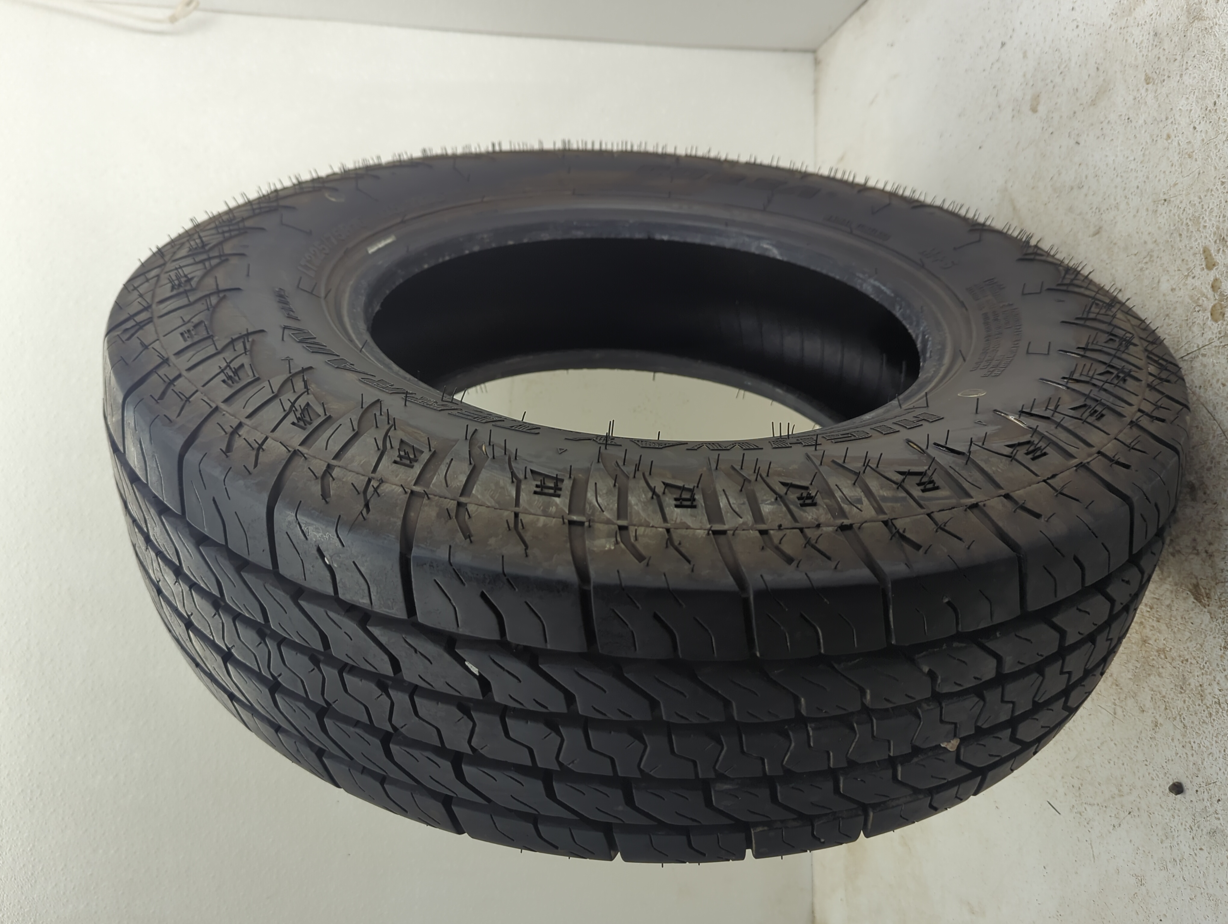 Used Tire LT225/75R16 CORSA HIGHWAY TERRAIN 115/112S - Tread Depth 11.5/32 - Oemusedautoparts1.com