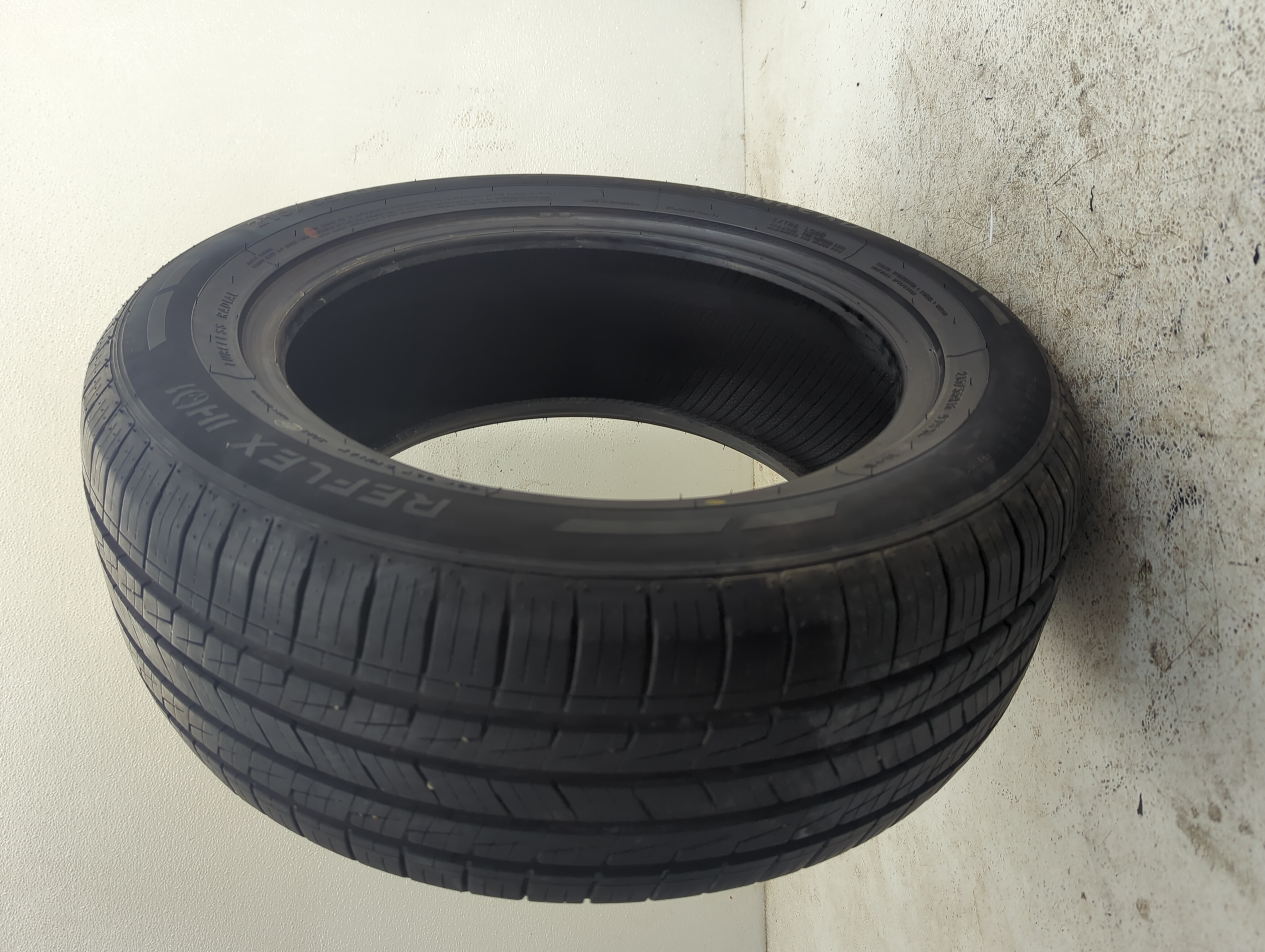 Used Tire 215/55R16 IRONHEAD REFLEX IHO1 94V - Tread Depth 9.5/32 - Oemusedautoparts1.com