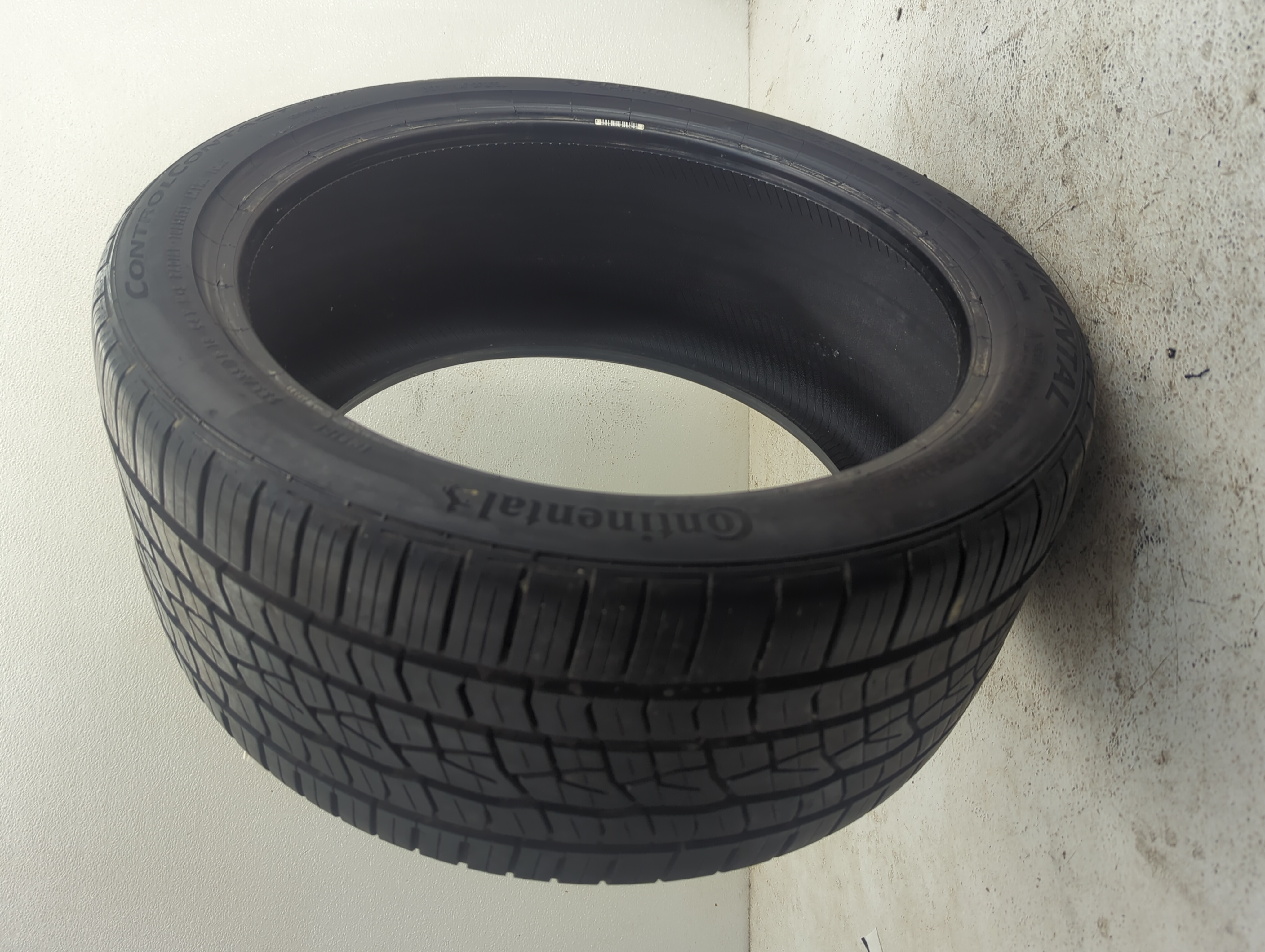 Picture of Used Tire 255/35R18 CONTINENTAL CONTROL CONTACT SPORT SRS 94Y - 5.5/32
