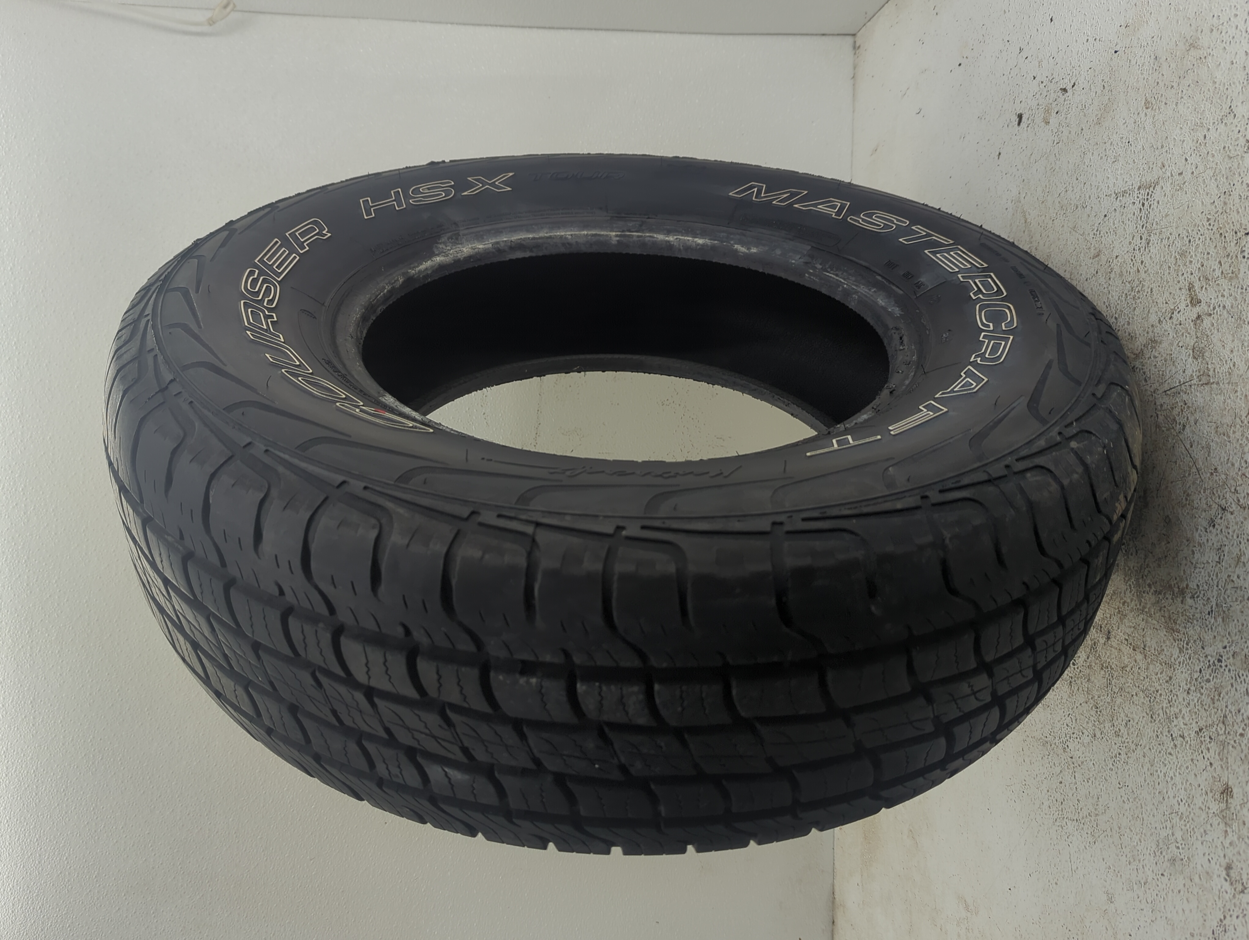 Used Tire 235/75R16 MASTERCRAFT COURSER HSX 108T - Tread Depth 9/32 - Oemusedautoparts1.com