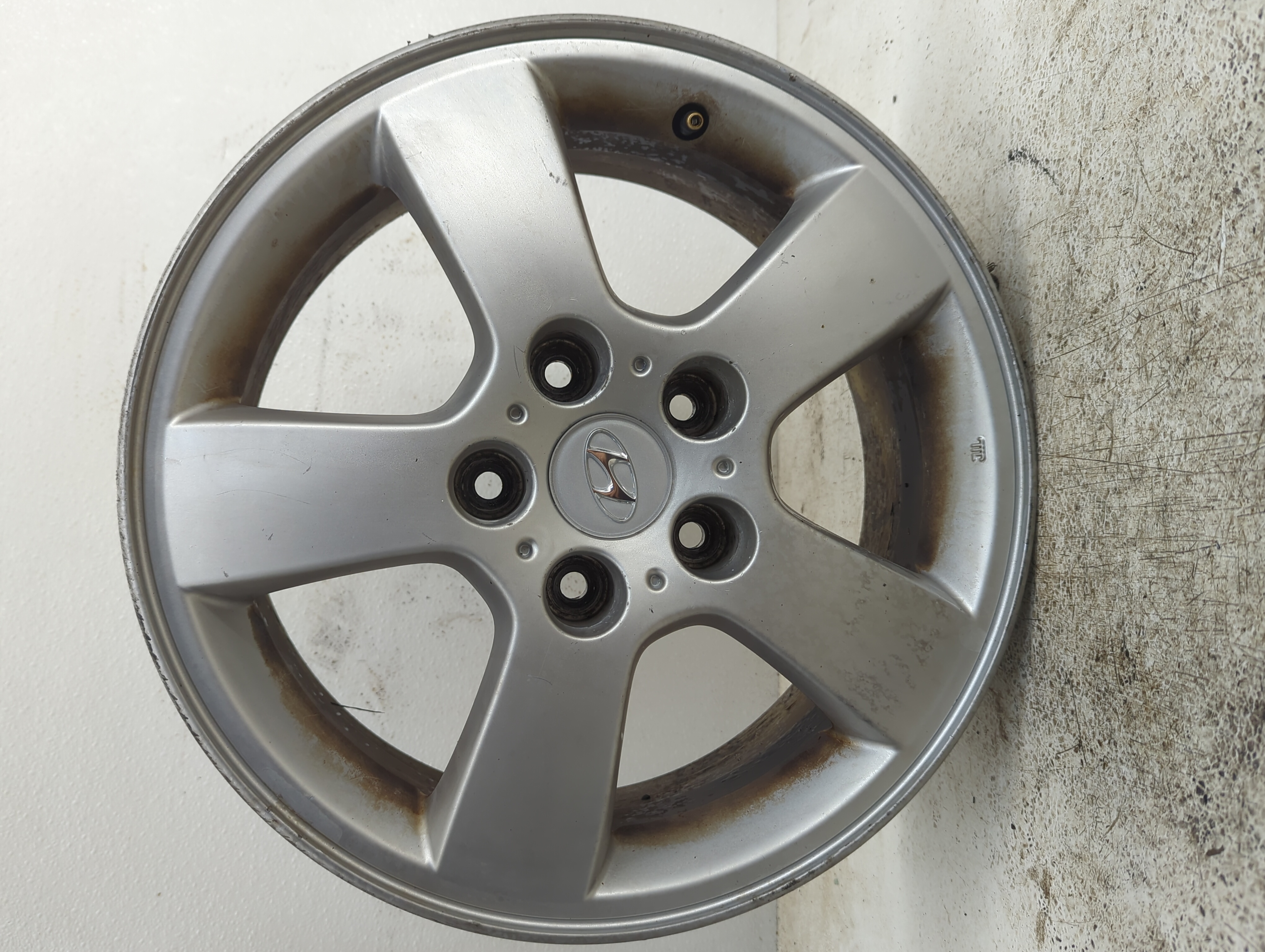Picture of 2007-2009 Hyundai Tucson Oem Wheel Rim 1120372