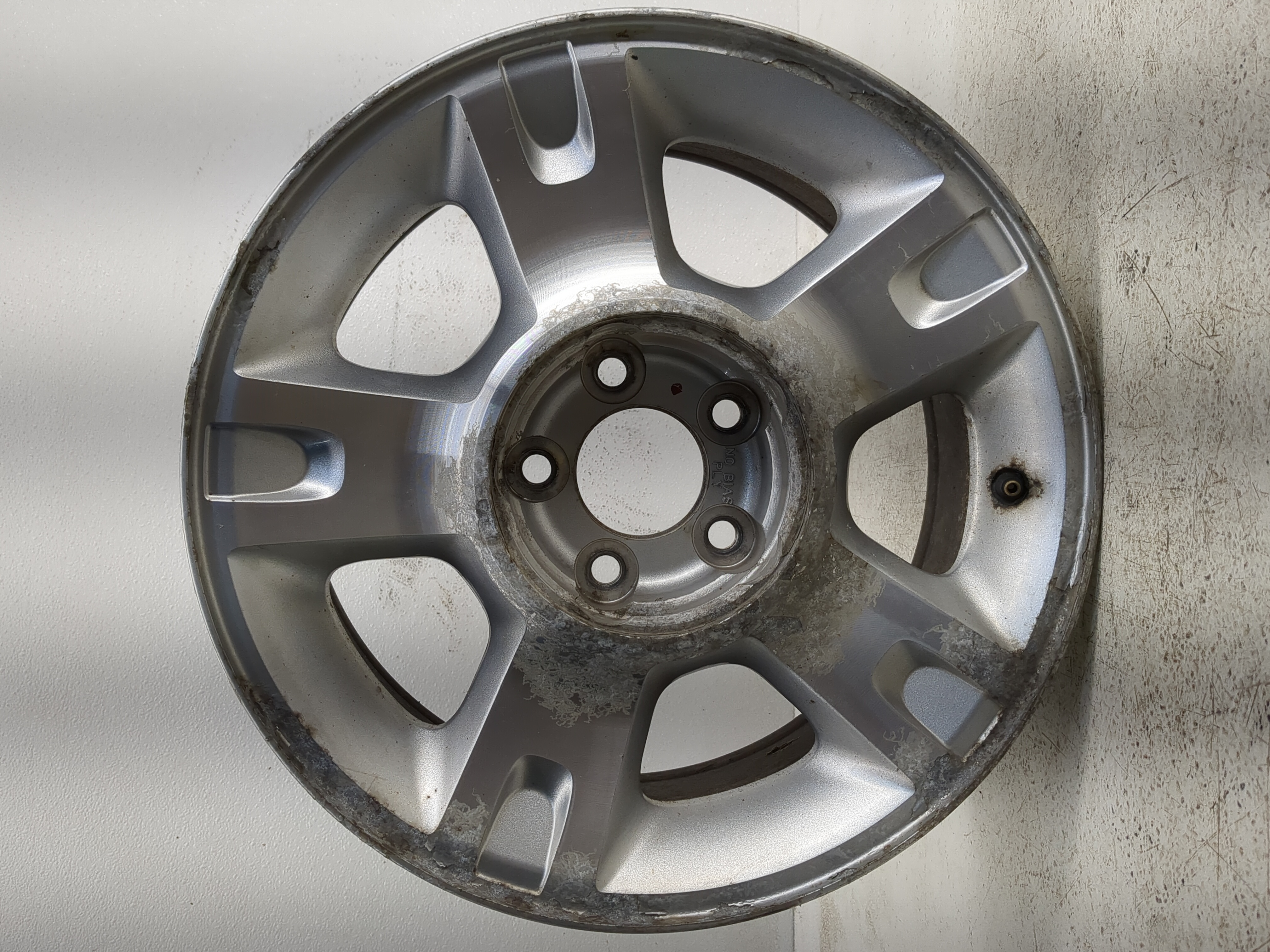 Picture of 2001-2005 Ford Explorer Sport Trac Wheel Rim Oem 1120436
