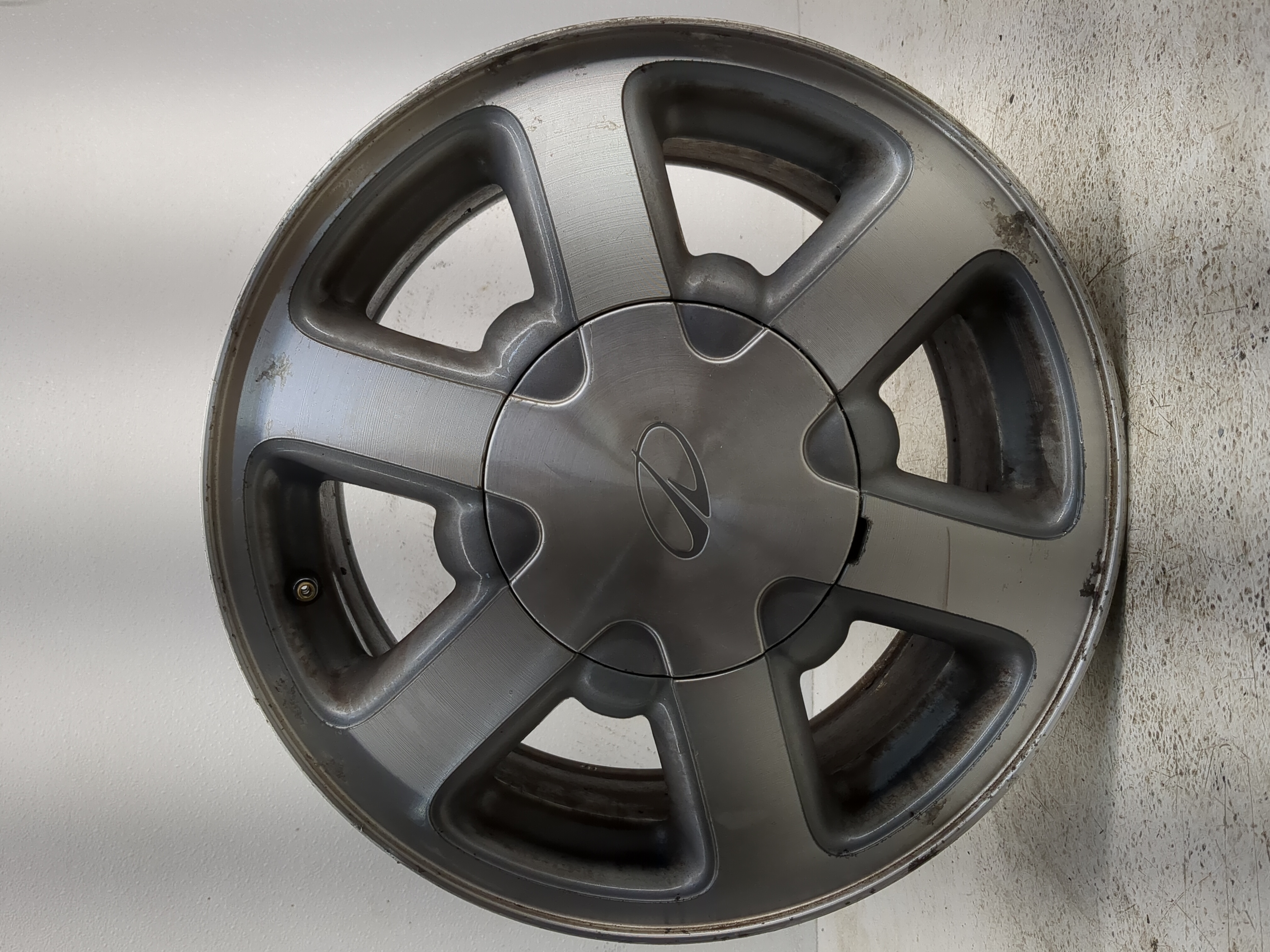 Picture of 1998-2001 Oldsmobile Bravada Oem Wheel Rim 1120725
