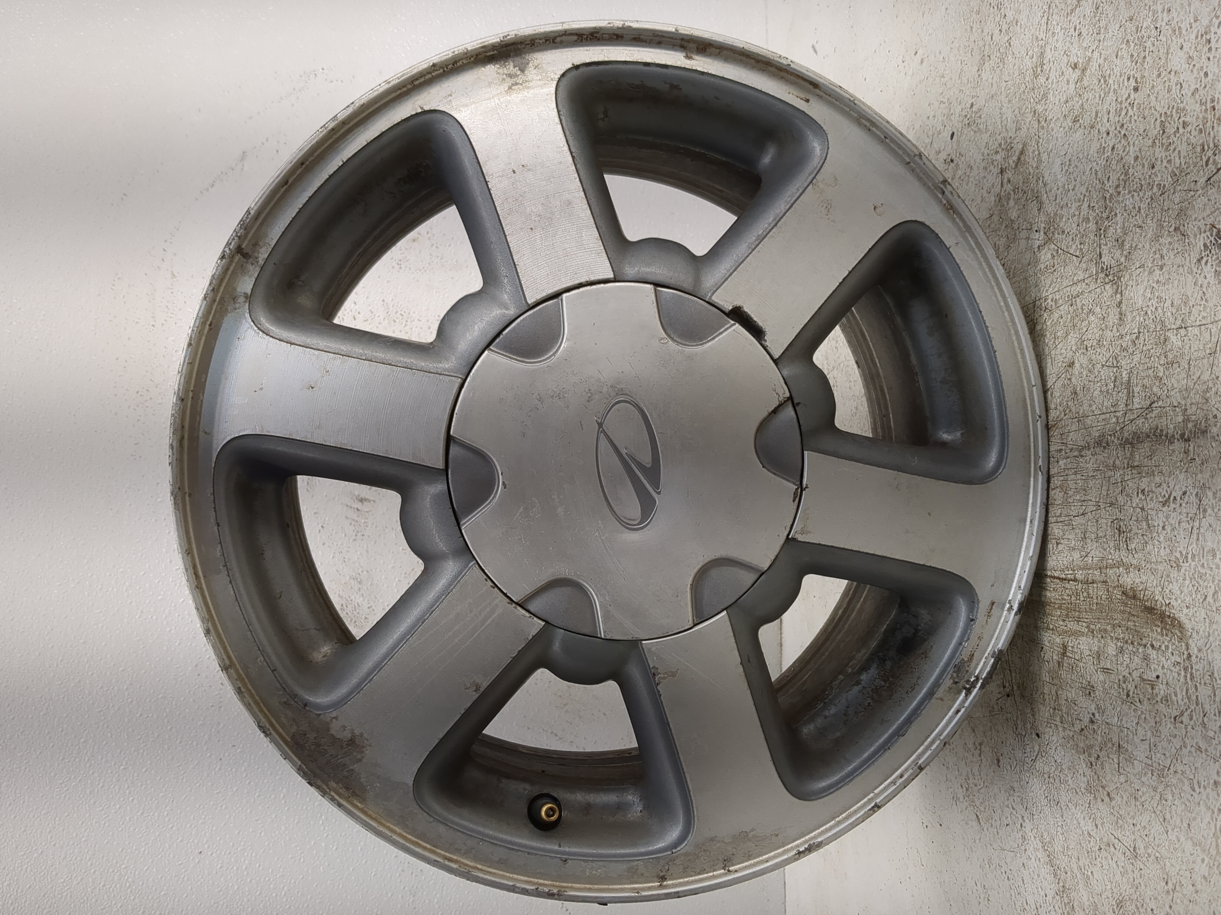 Picture of 1998-2001 Oldsmobile Bravada Oem Wheel Rim 1120726