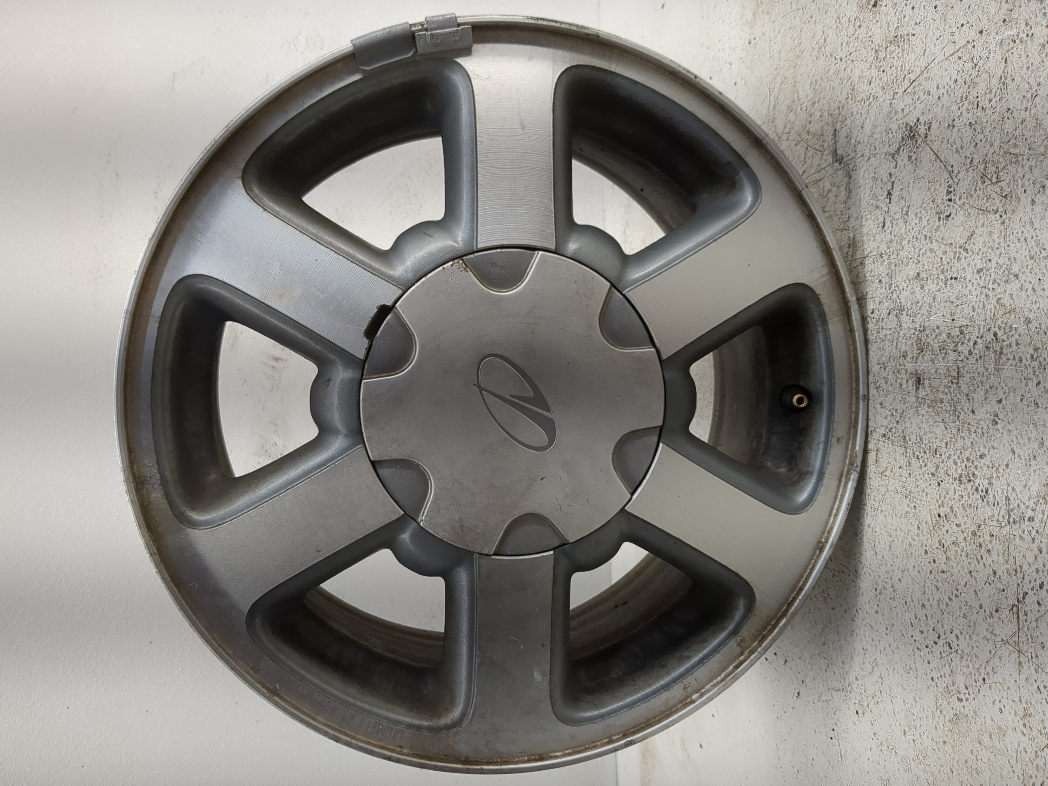 Picture of 1998-2001 Oldsmobile Bravada Oem Wheel Rim 1120727