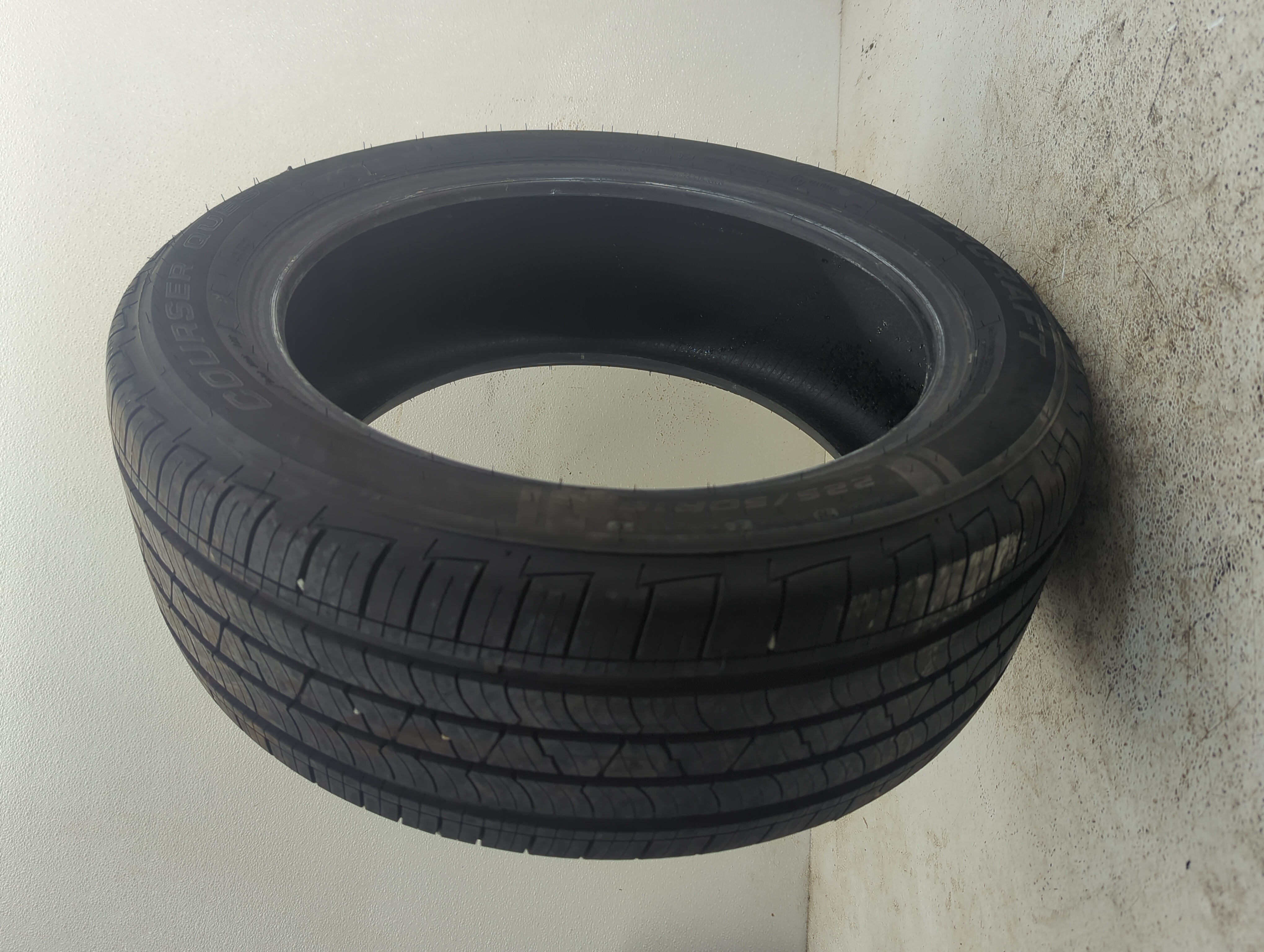 Used Tire 225/50R18 MASTERCRAFT COURSER QUEST 95V - Tread Depth 6.5/32 - Oemusedautoparts1.com