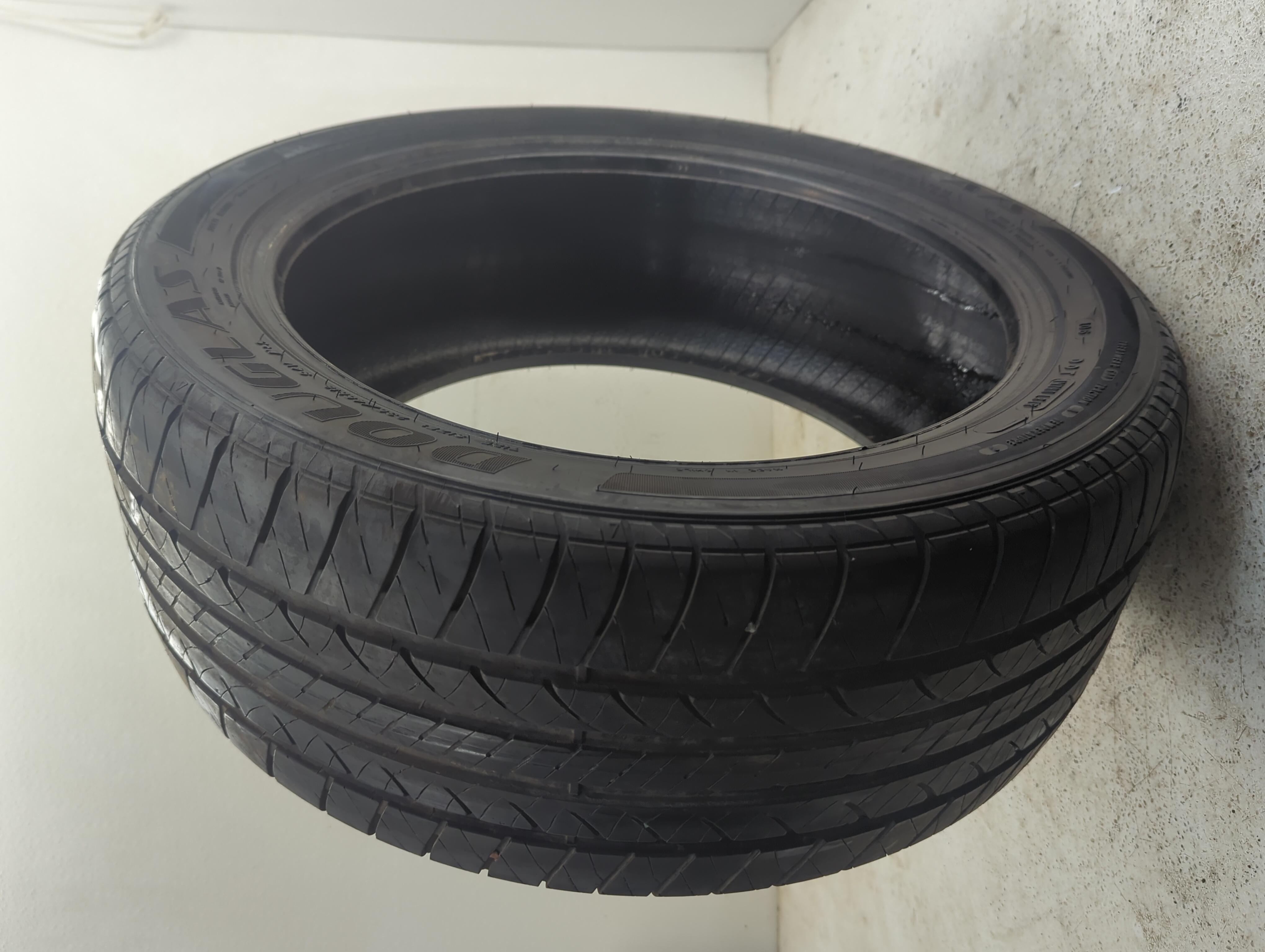 Used Tire 235/45R18 DOUGLAS TOURING A/S 94V - Tread Depth 7/32 - Oemusedautoparts1.com