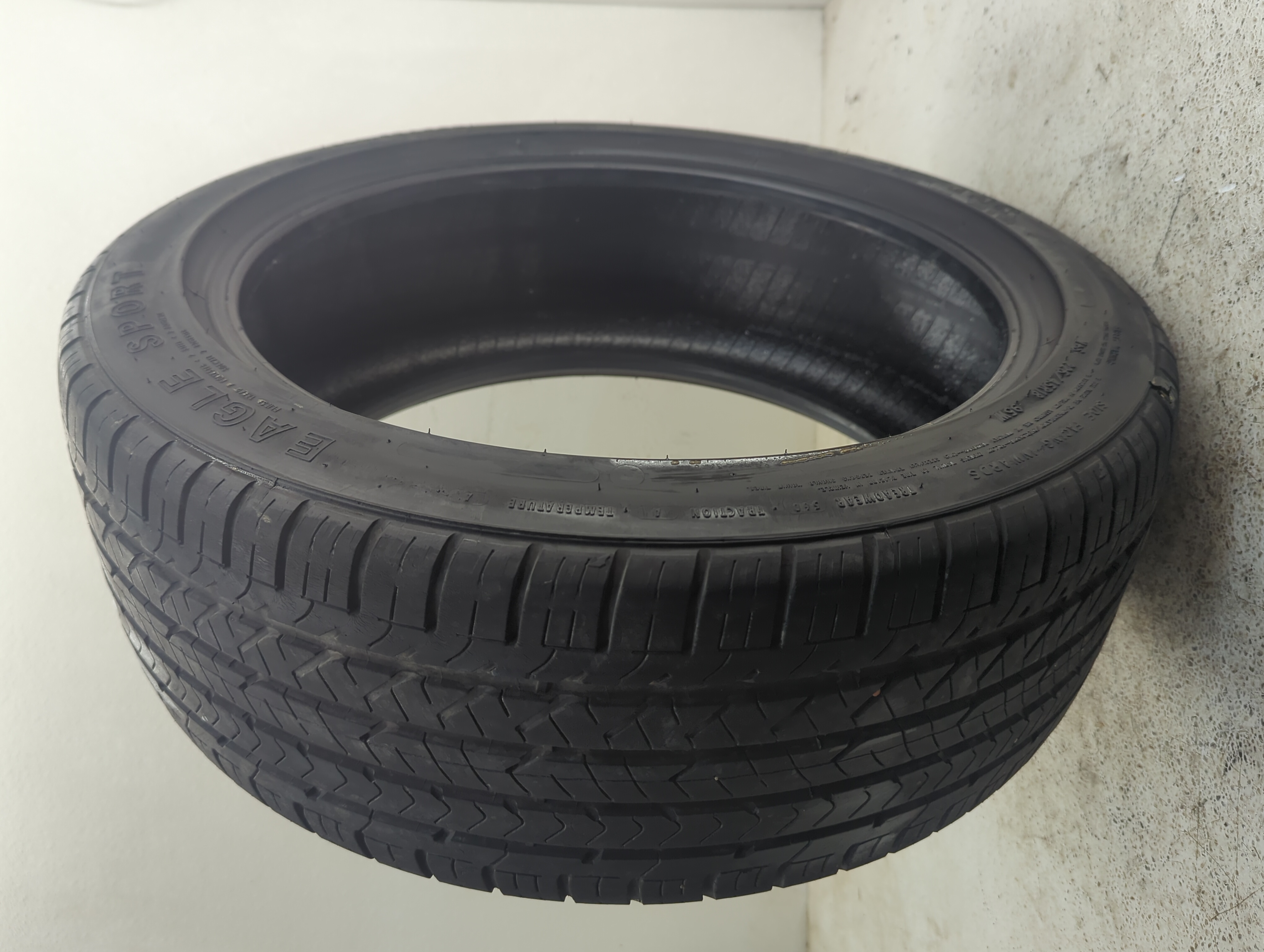Used Tire 225/45R18 GOODYEAR EAGLE SPORT 95W - Tread Depth 7/32 - Oemusedautoparts1.com