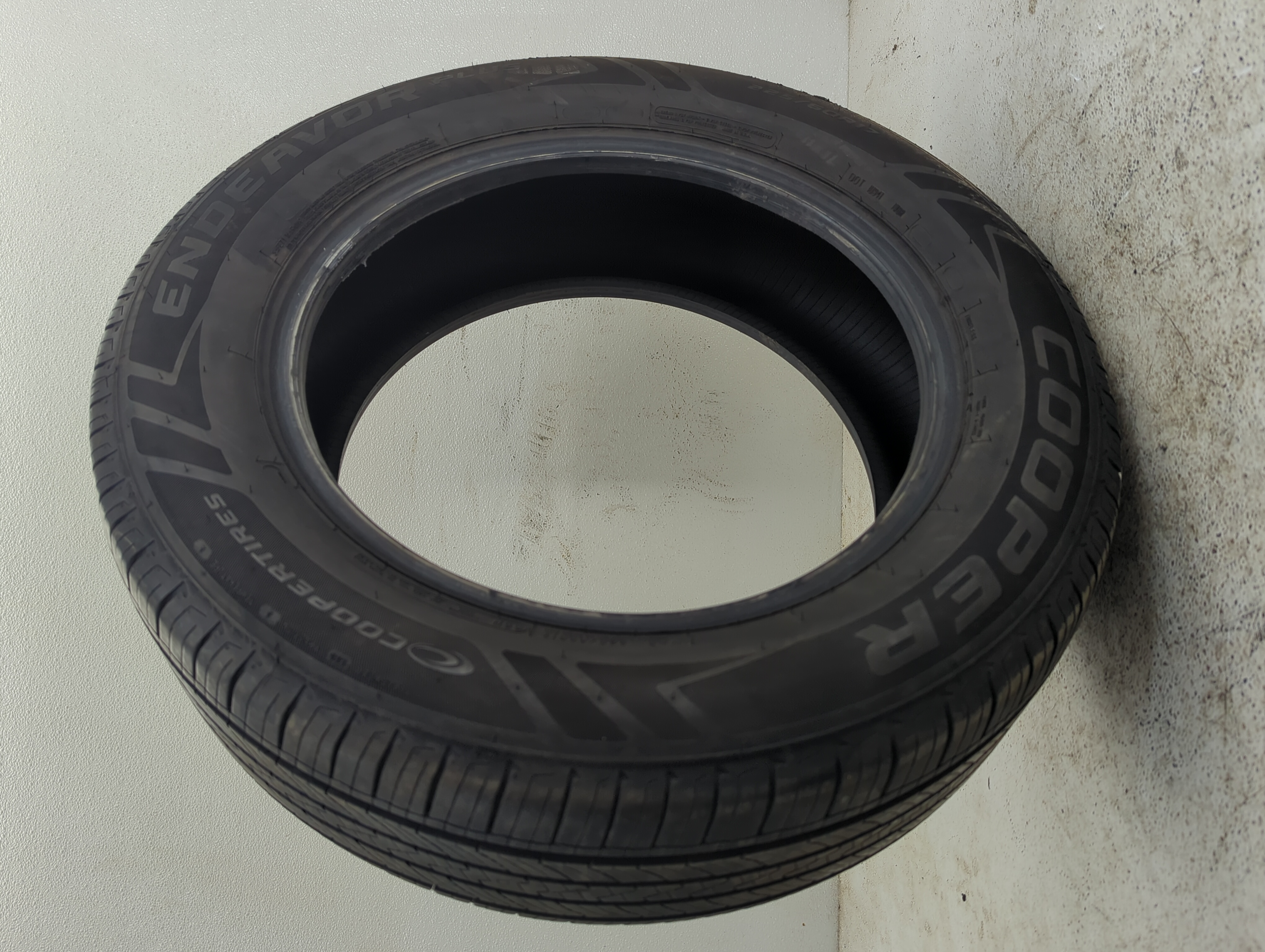 Used Tire 225/60RR17 COOPER ENDEAVOR PLUS 99H - Tread Depth 9.5/32 - Oemusedautoparts1.com