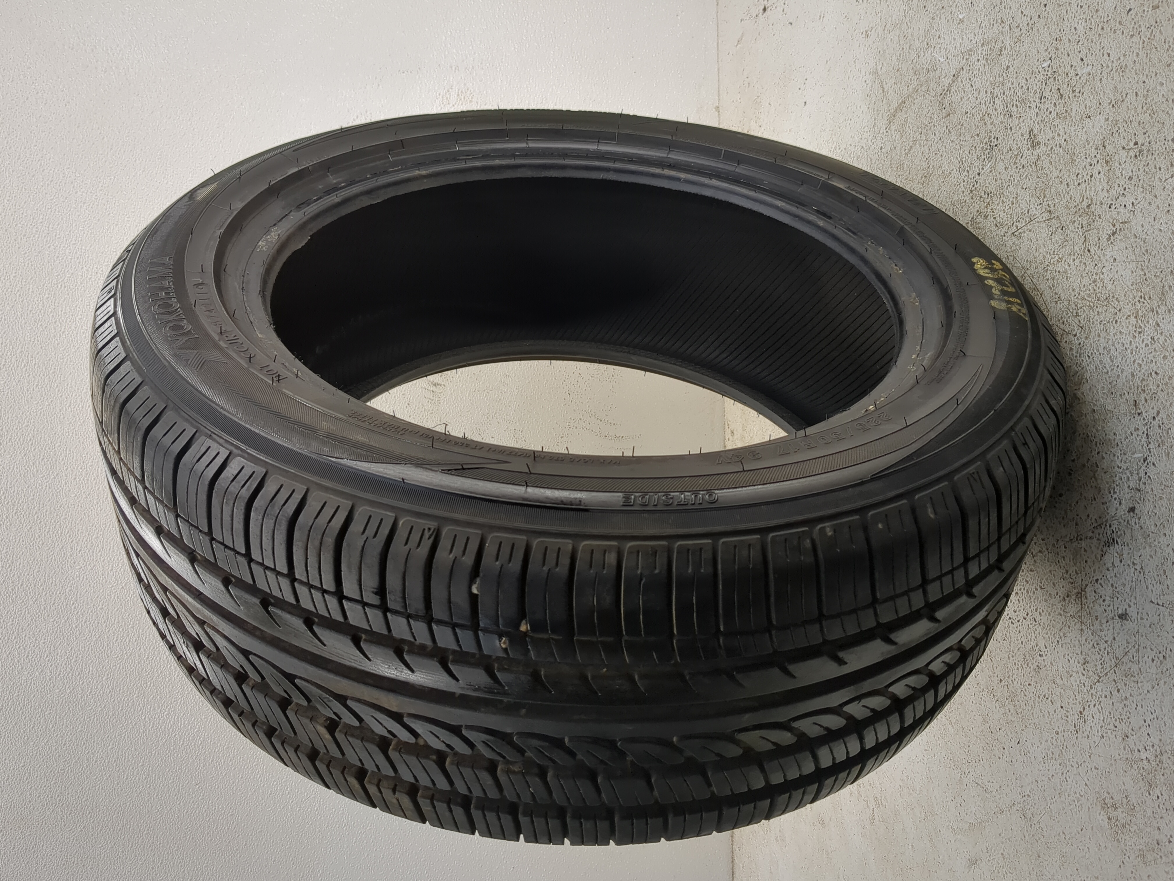 Used Tire 225/50R17 YOKOHAMA TORNANTE 94V - Tread Depth 10/32 - Oemusedautoparts1.com
