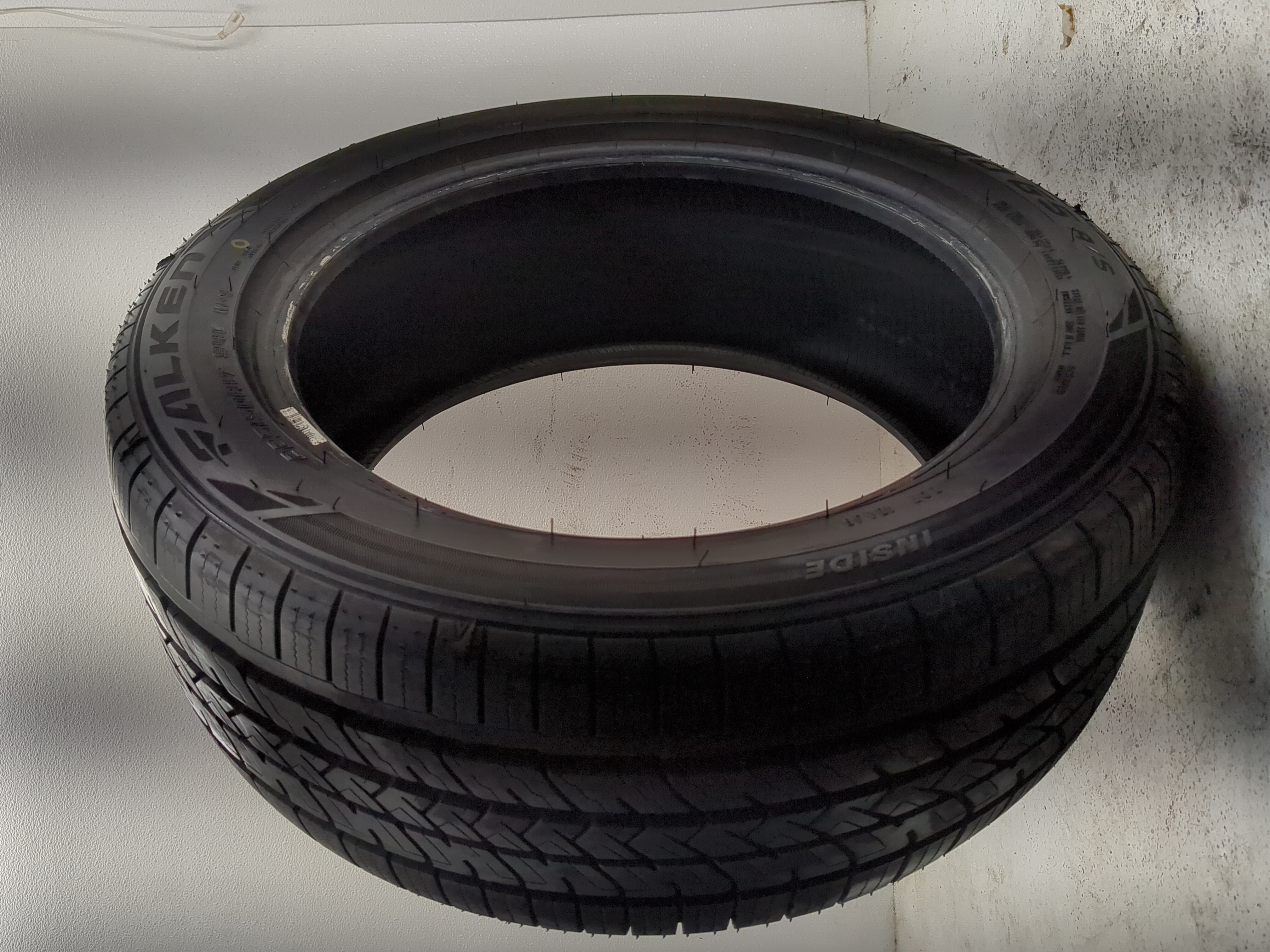 Used Tire 225/50R17 FALKEN PRO G5 A/S 94V - Tread Depth 10/32 - Oemusedautoparts1.com