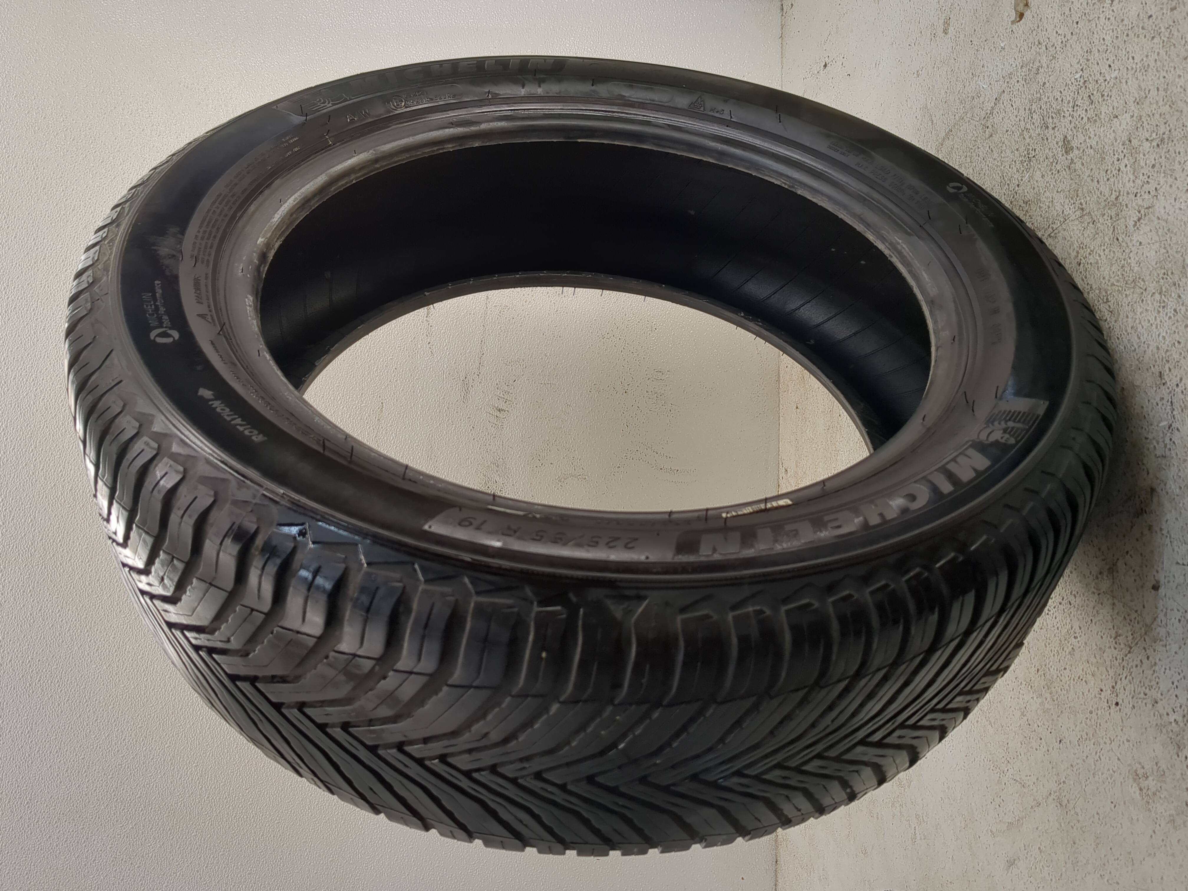 Used Tire 225/55R19 MICHELIN CROSSCLIMATE2 99V - Tread Depth 9/32 - Oemusedautoparts1.com