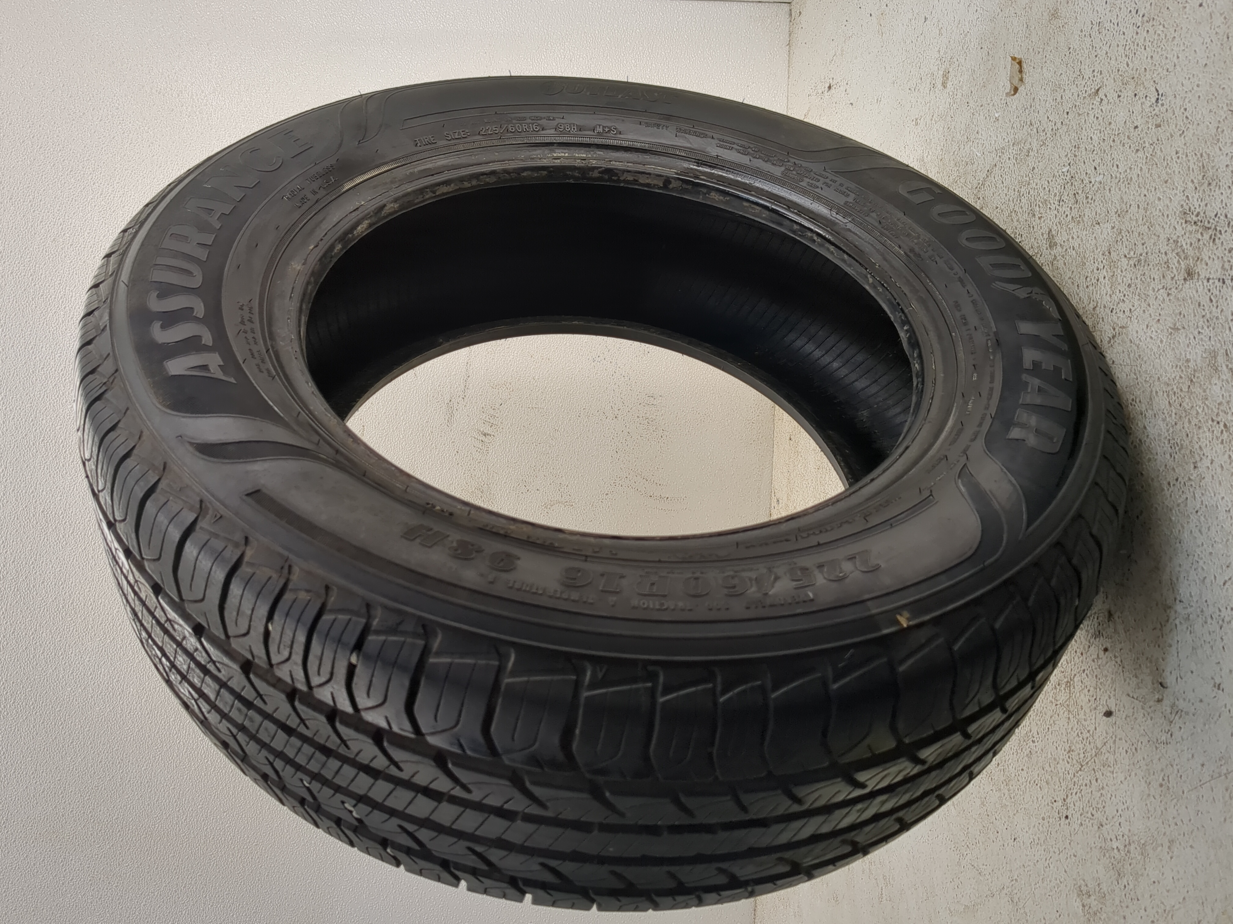 Used Tire 225/60R16 GOODYEAR ASSURANCE 98H - Tread Depth 11/32 - Oemusedautoparts1.com