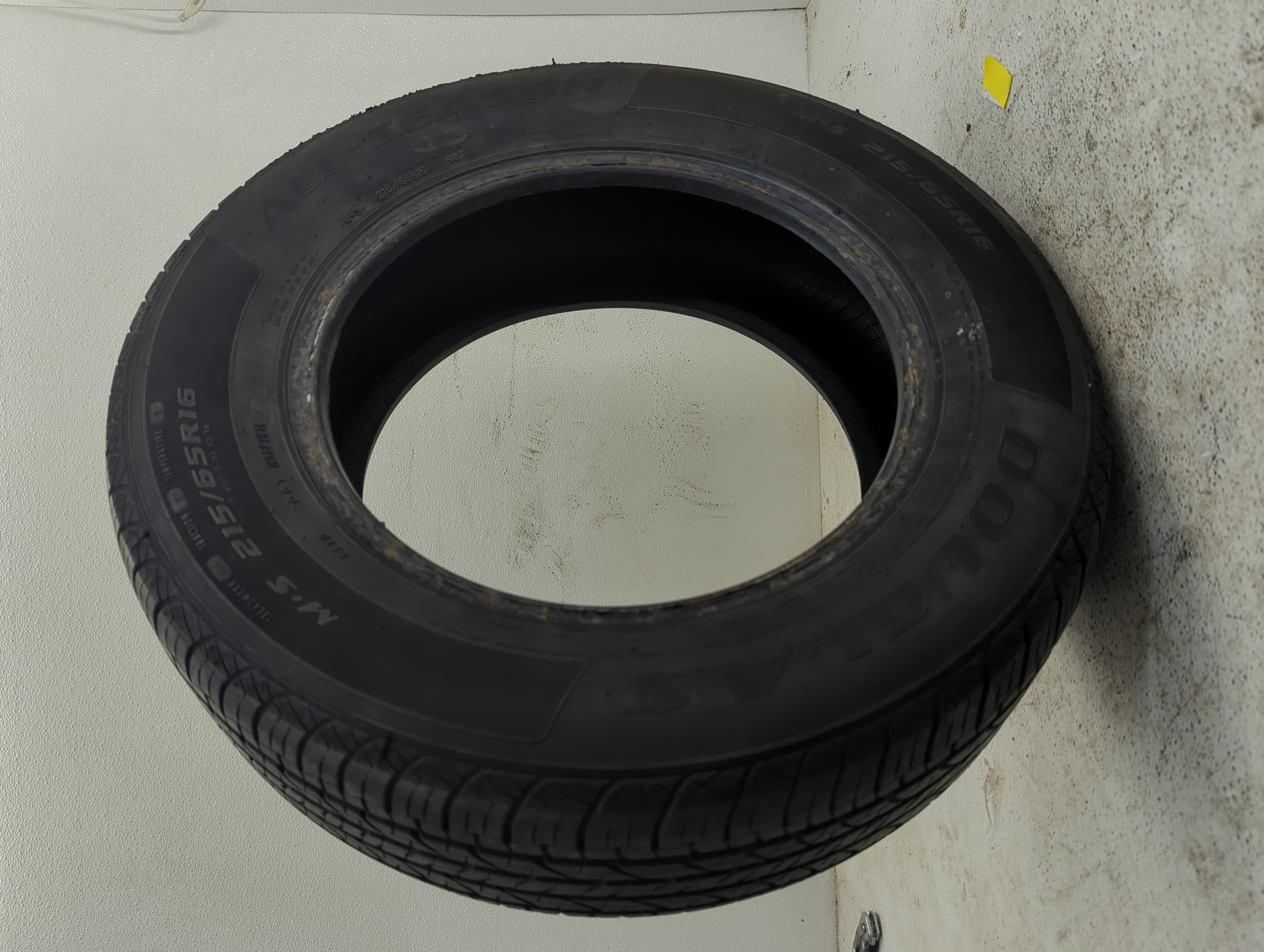 Used Tire 215/65R16 DOUGLAS ALL SEASON 98T - Tread Depth 7/32 - Oemusedautoparts1.com