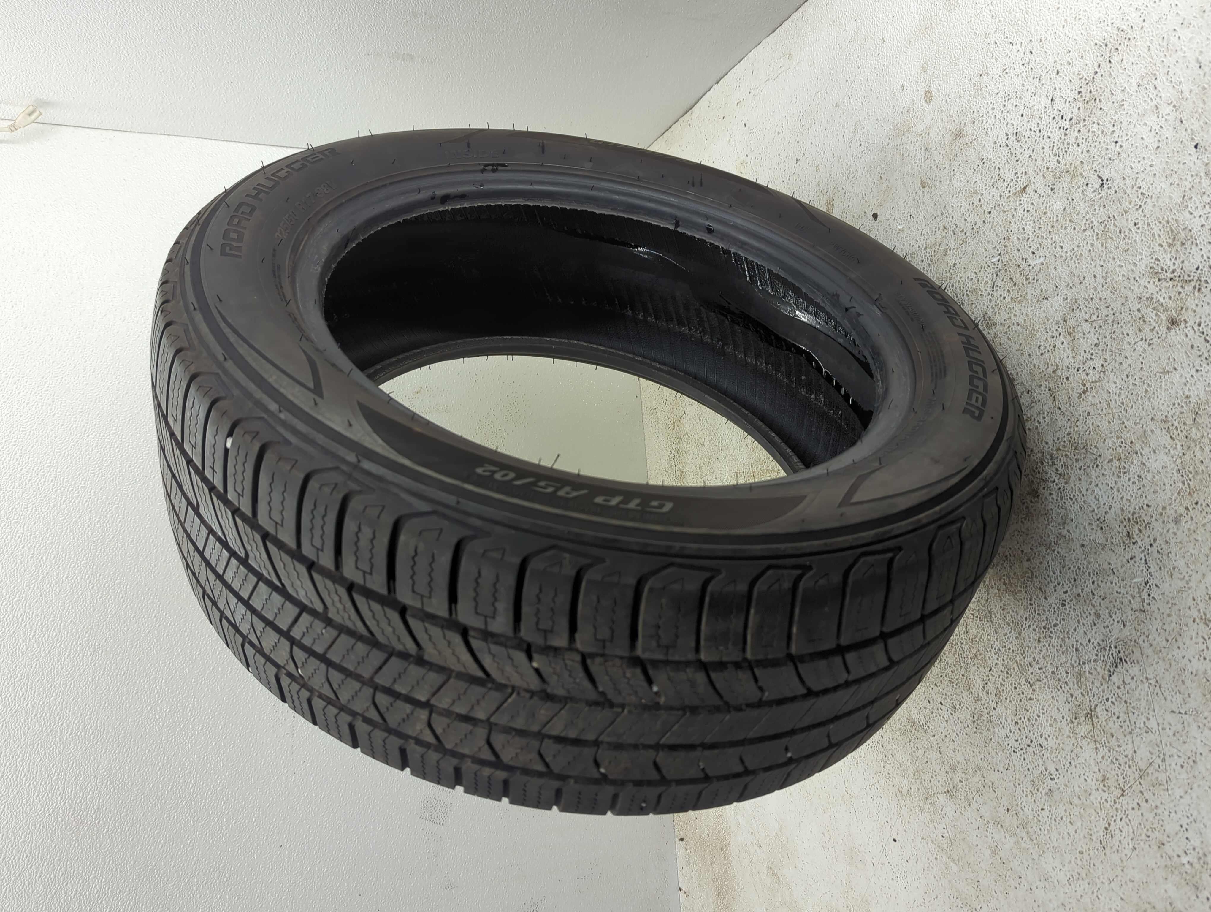 Used Tire 225/50R17 ROAD HUGGER GTP AS/02 98V - Tread Depth 9/32 - Oemusedautoparts1.com