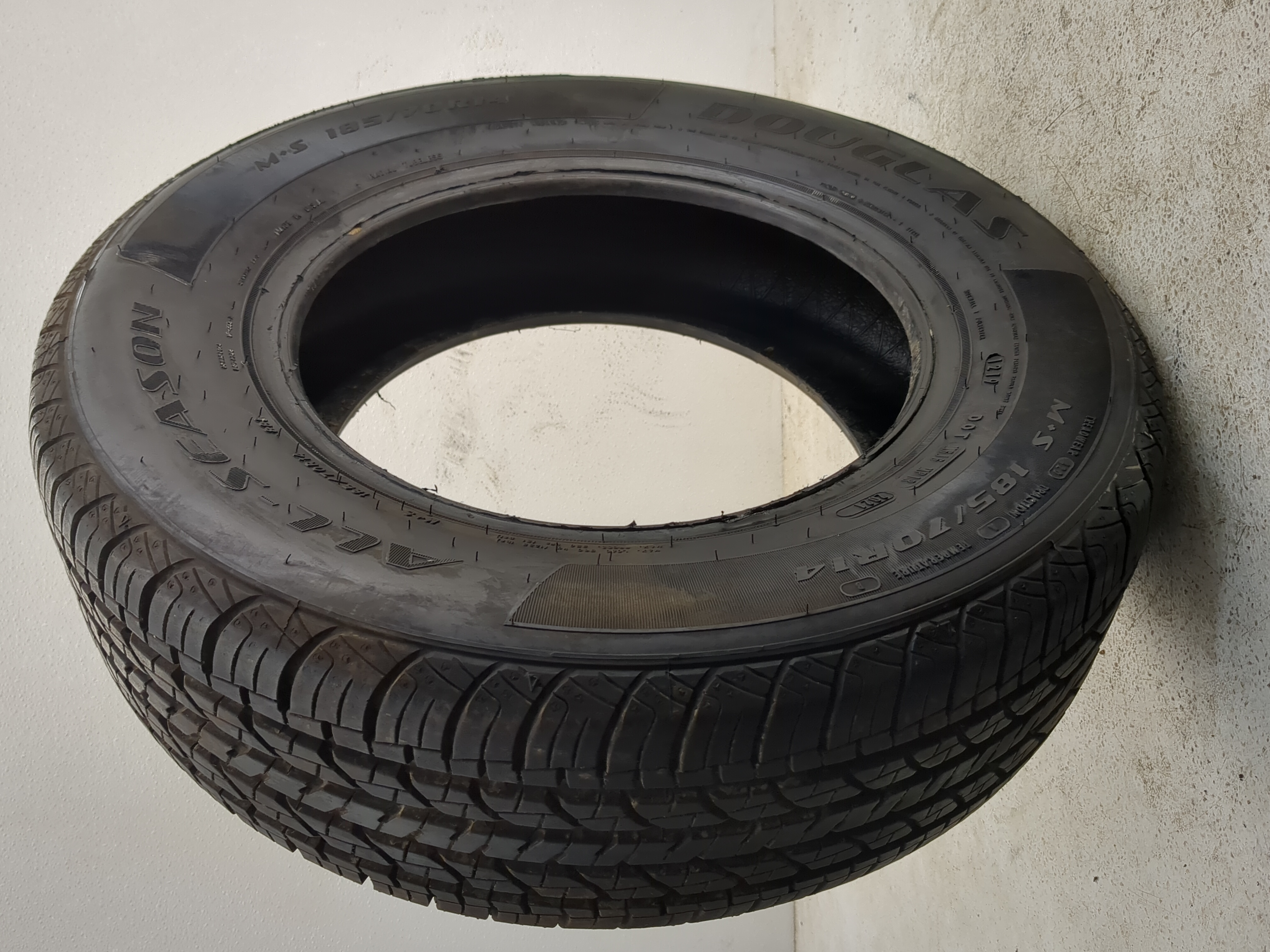 Used Tire 185/70R14 DOUGLAS ALL SEASON 88S - Tread Depth 9/32 - Oemusedautoparts1.com