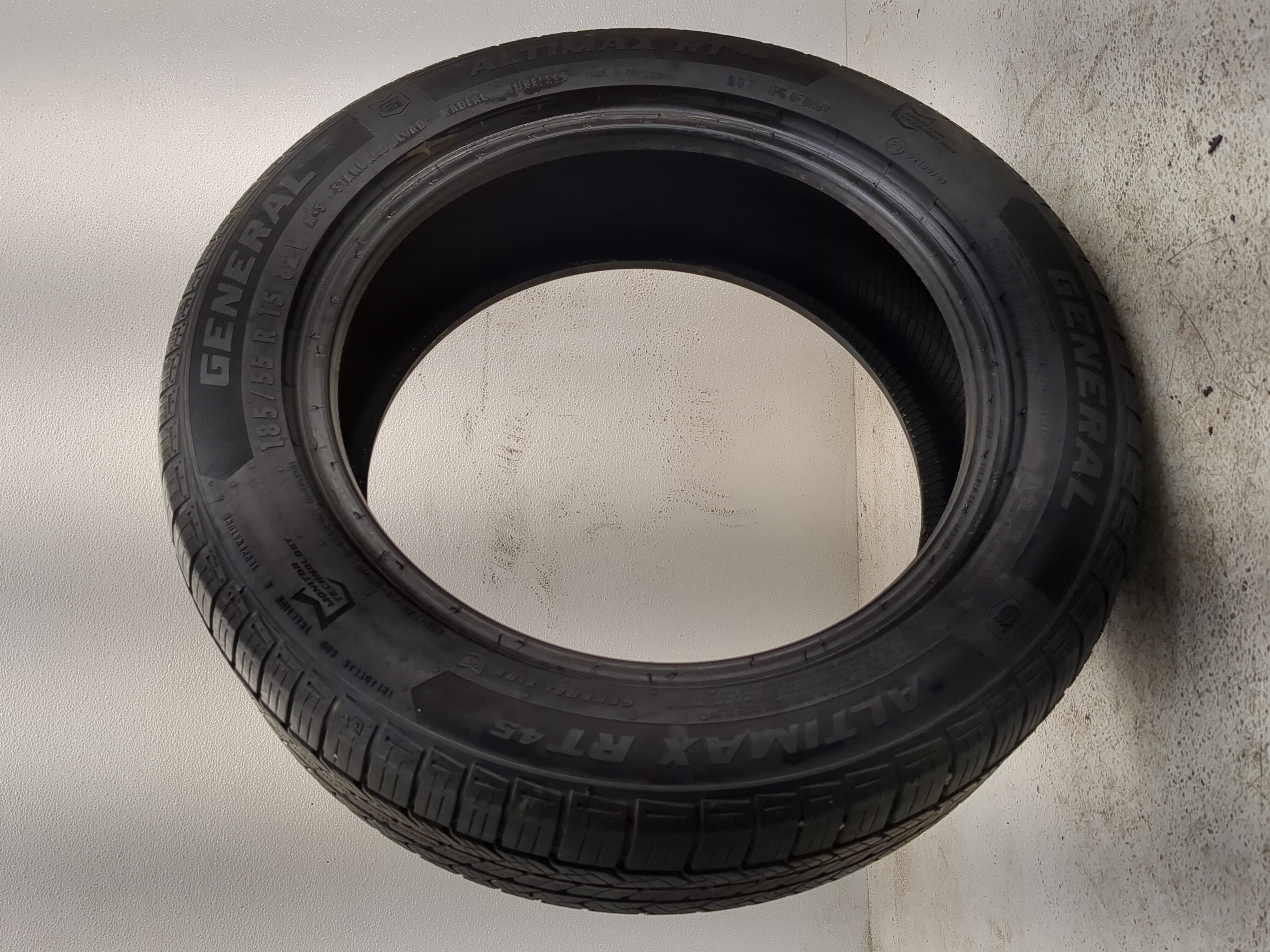 Used Tire 185/55R15 GENERAL ALTIMAX RT45 82V - Tread Depth 7/32 - Oemusedautoparts1.com