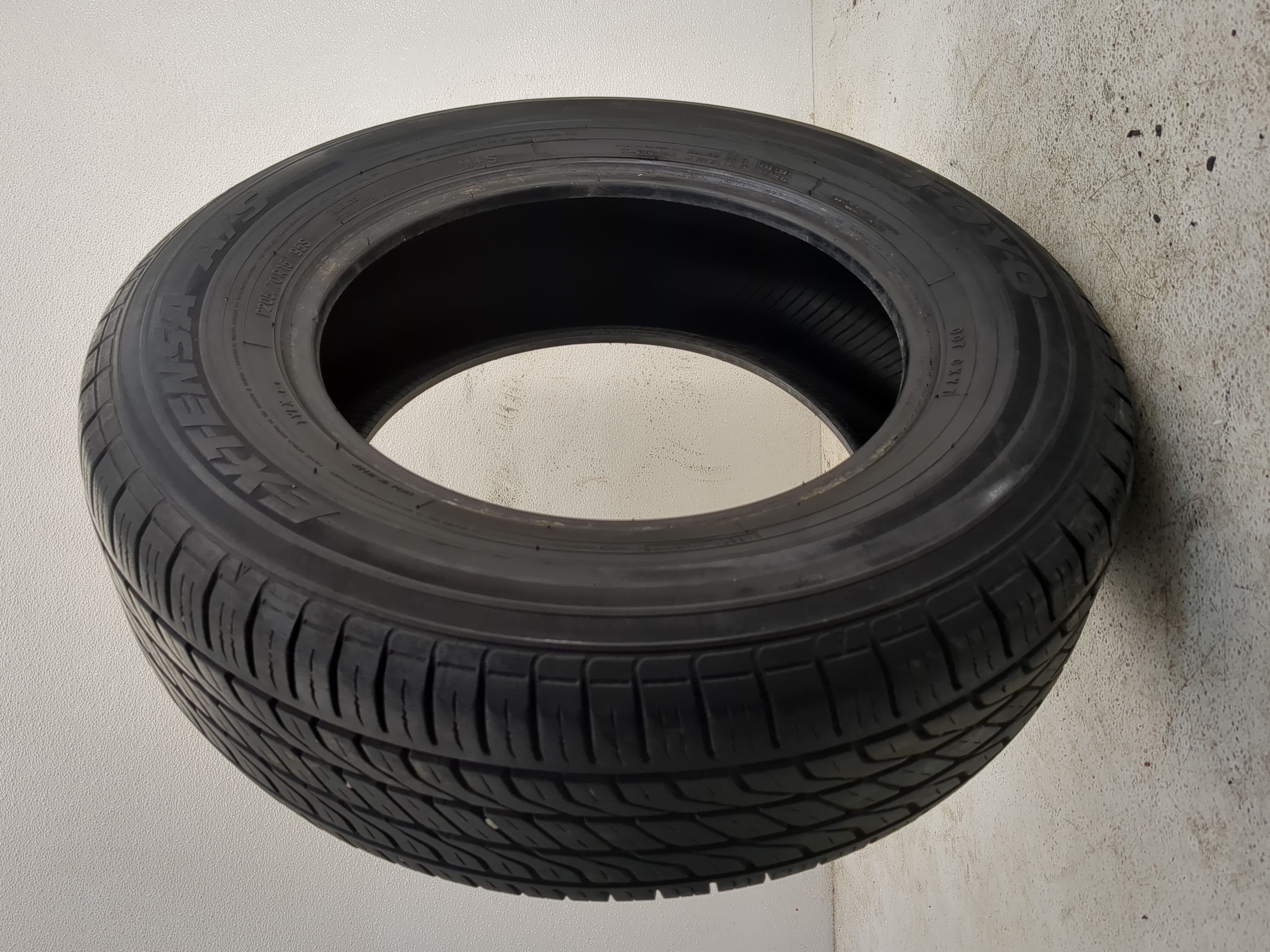 Used Tire P205/70R15 TOYO EXTENSA 95S - Tread Depth 9.5/32 - Oemusedautoparts1.com
