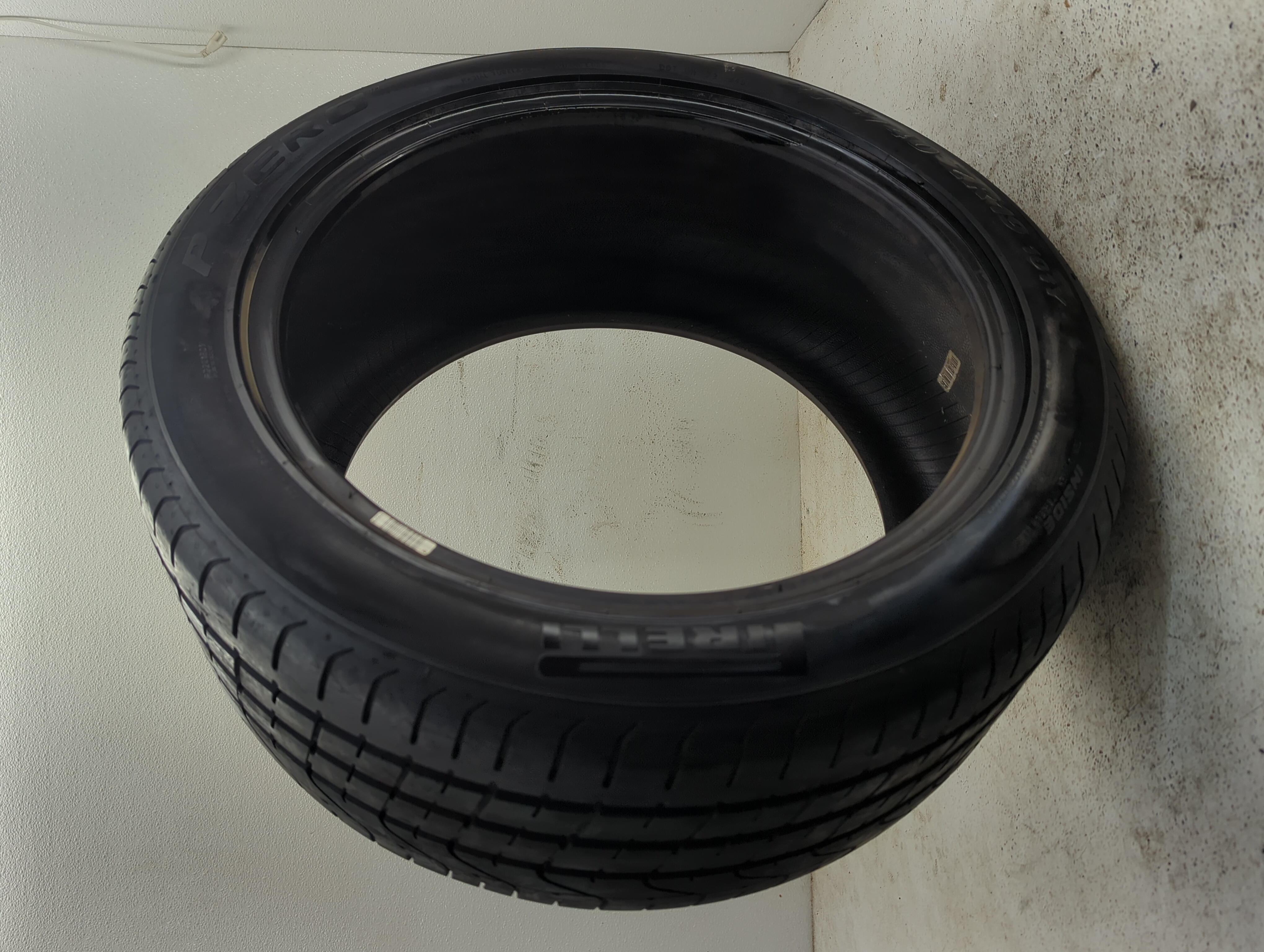 Used Tire 275/40ZR19 FIRELLI PZERO 101Y - Tread Depth 9.5/32 - Oemusedautoparts1.com