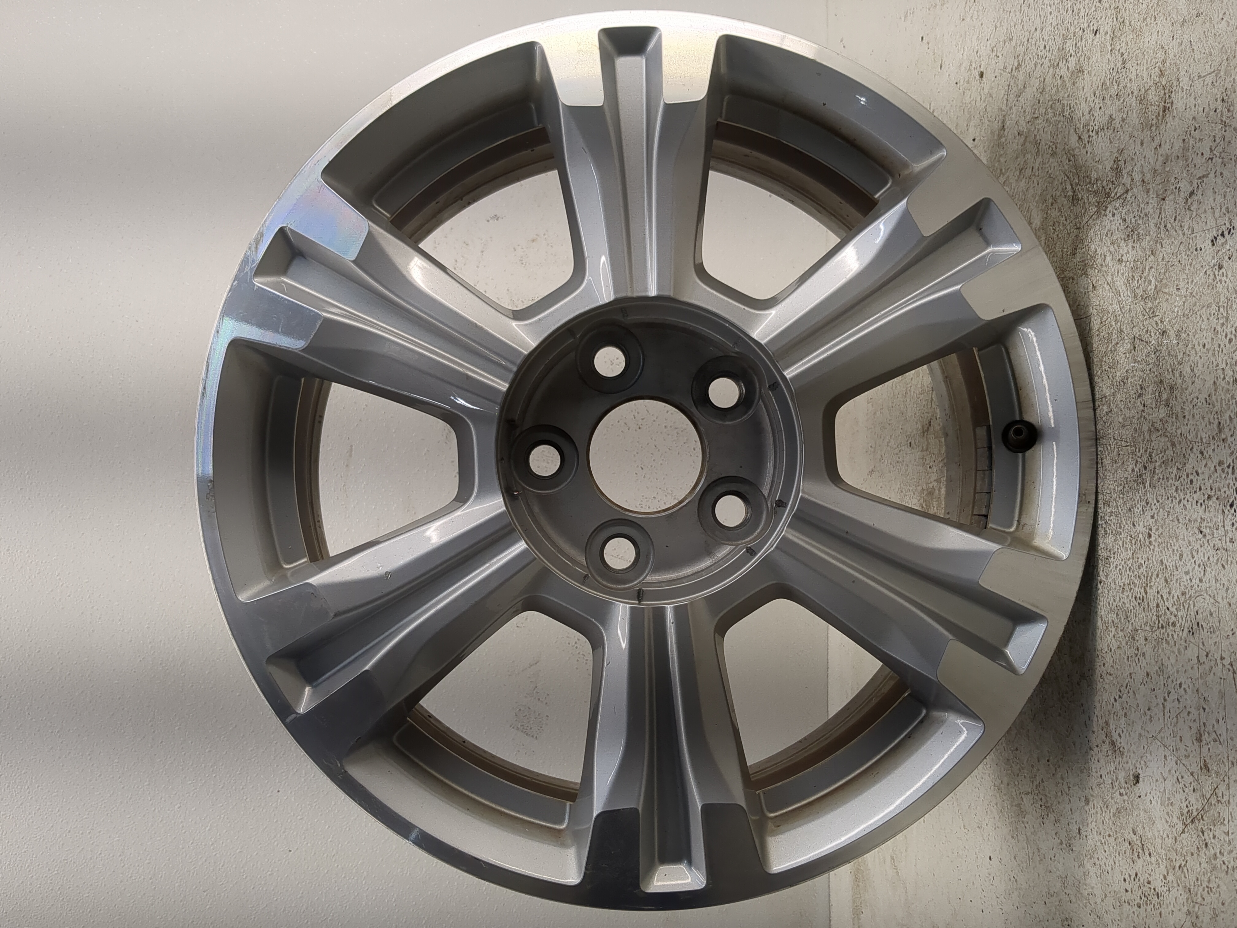 2014-2017 Gmc Terrain Oem Wheel Rim 1127768 - Oemusedautoparts1.com