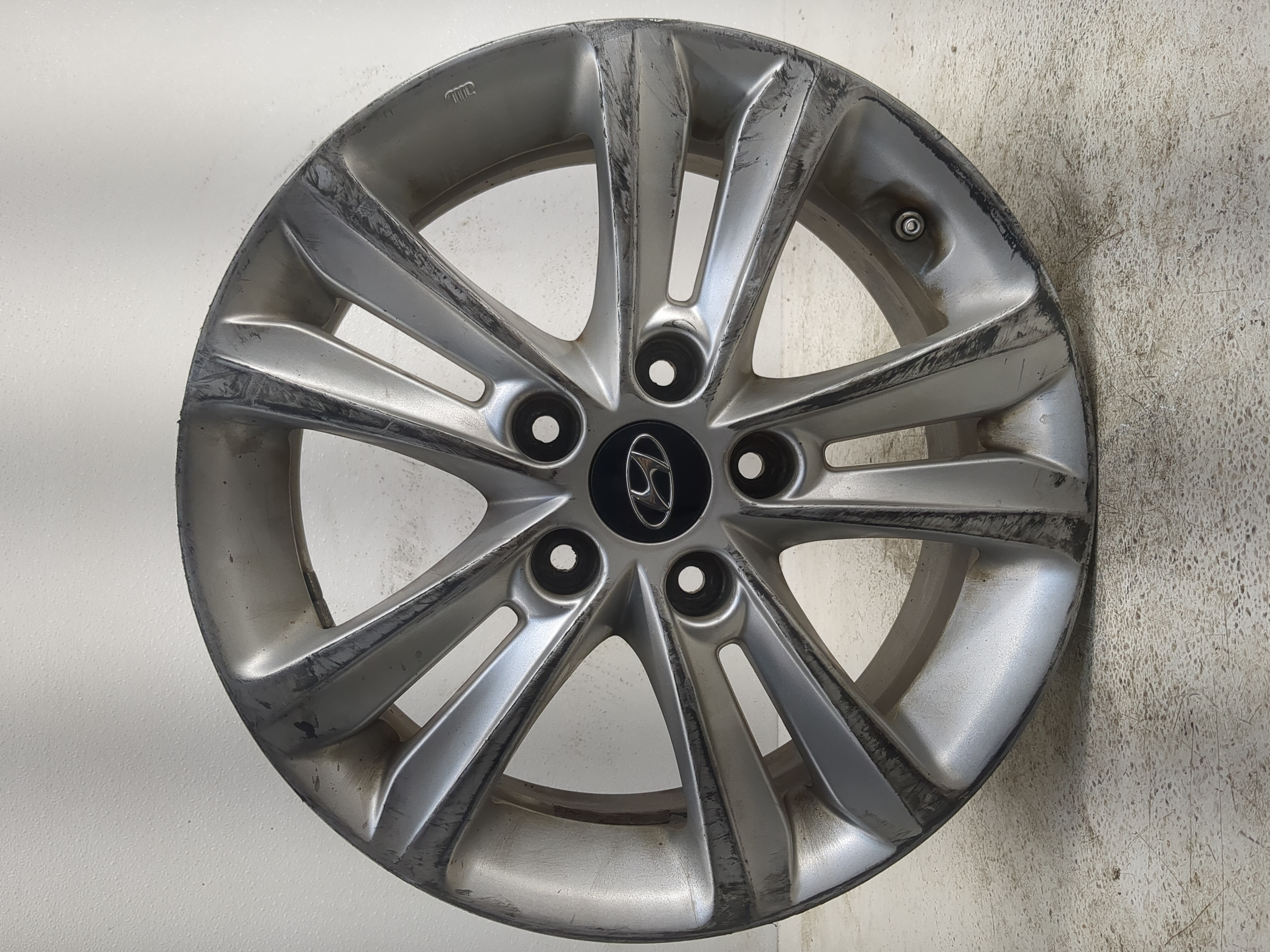 2011-2014 Hyundai Sonata Oem Wheel Rim 1127792 - Oemusedautoparts1.com