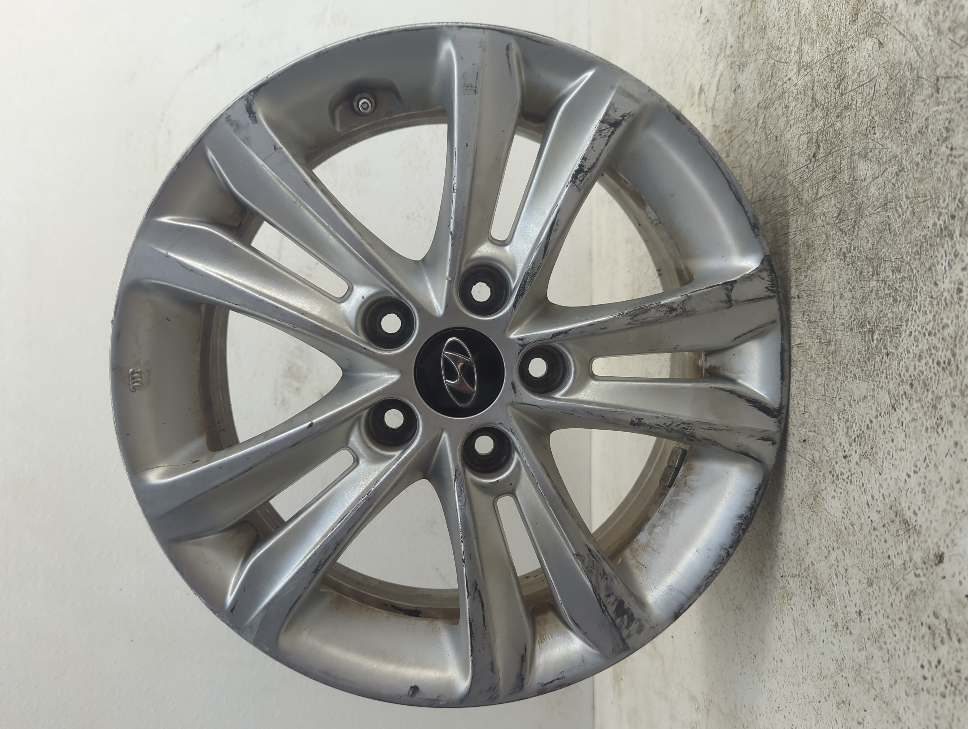 2011-2014 Hyundai Sonata Oem Wheel Rim 1127796 - Oemusedautoparts1.com