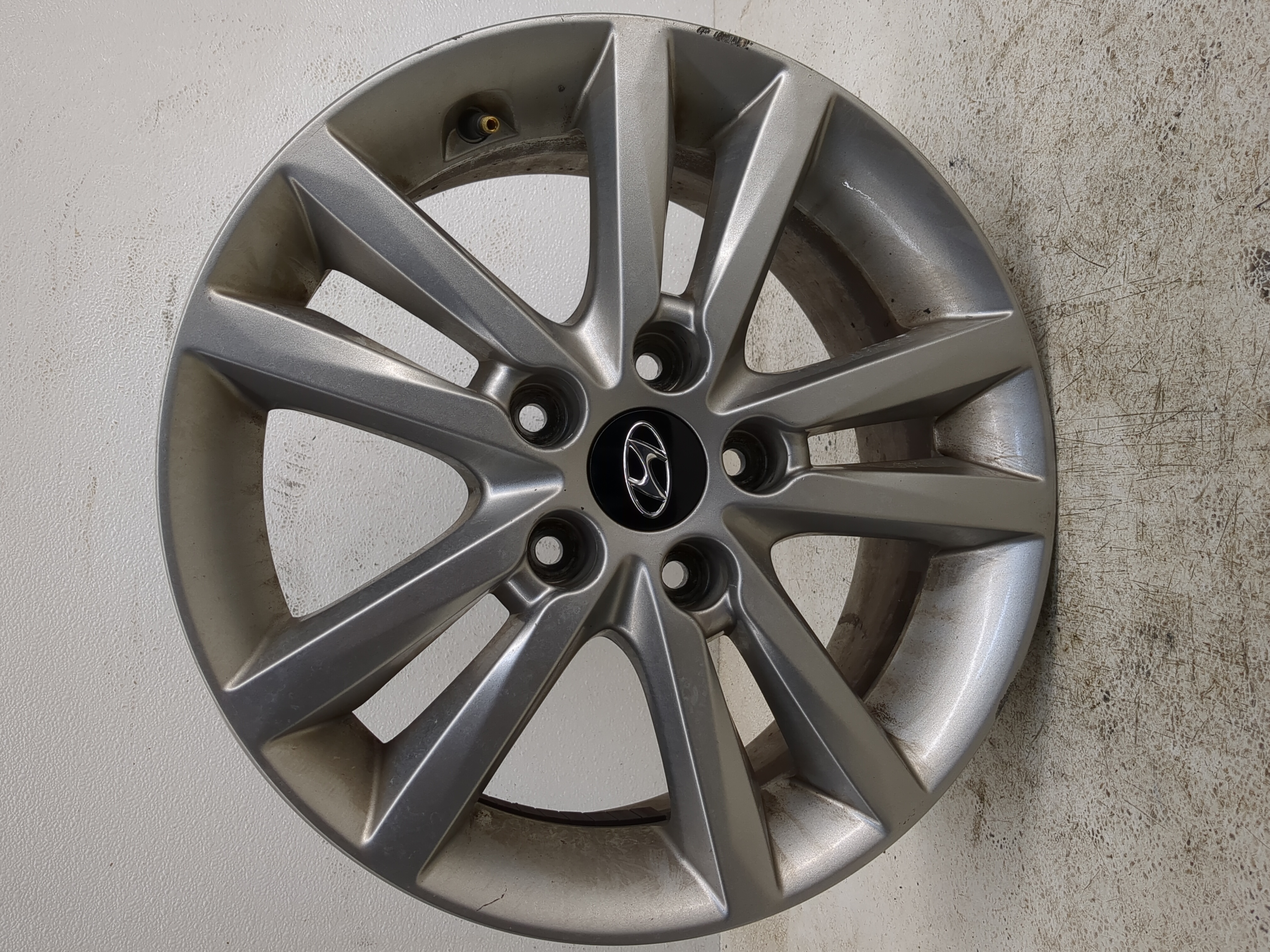 Picture of 2015-2017 Hyundai Sonata Oem Wheel Rim 1128523