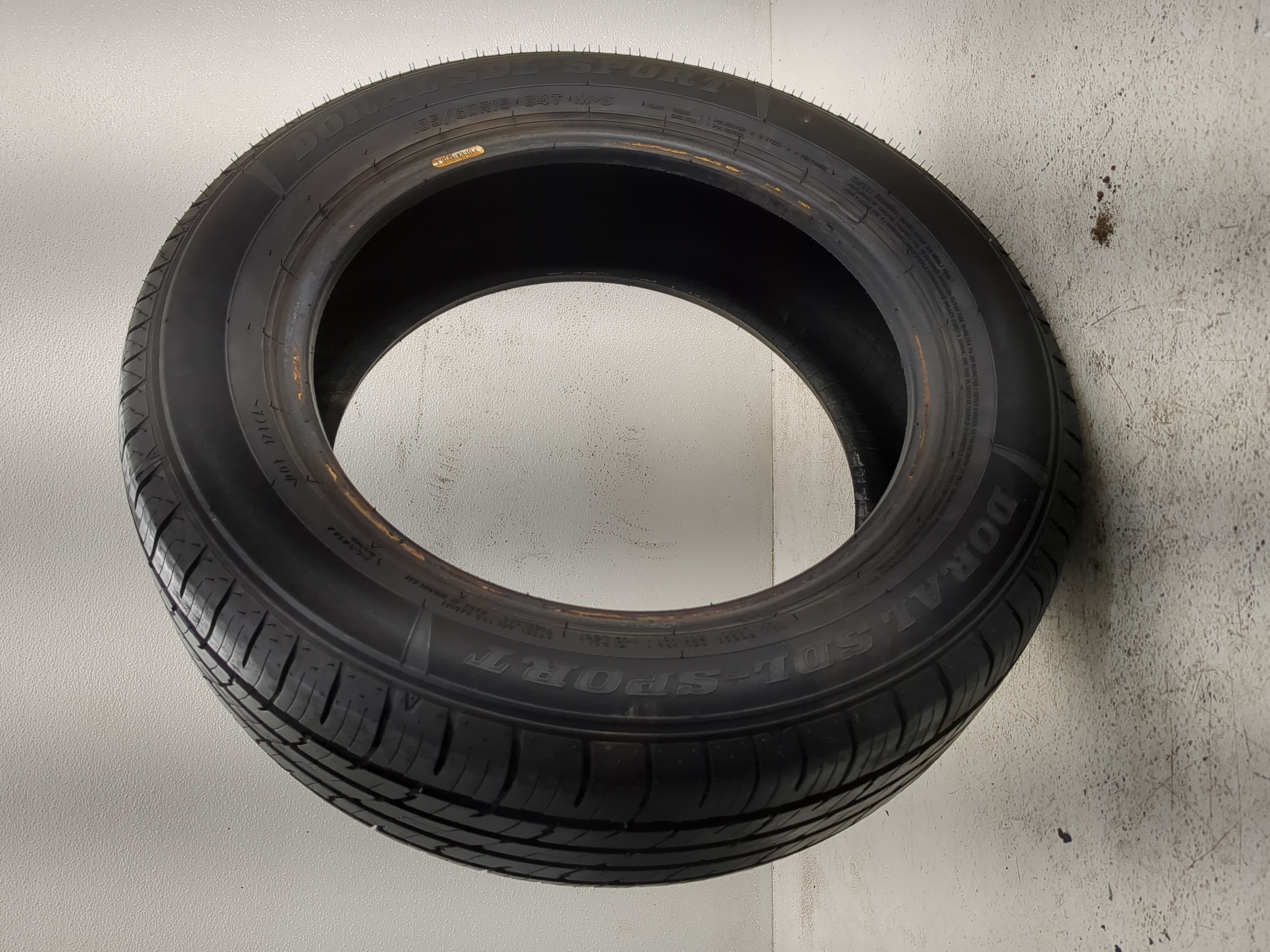 Used Tire 185/60R15 DORAL SDL-SPORT 84T - Tread Depth 9.5/32 - Oemusedautoparts1.com