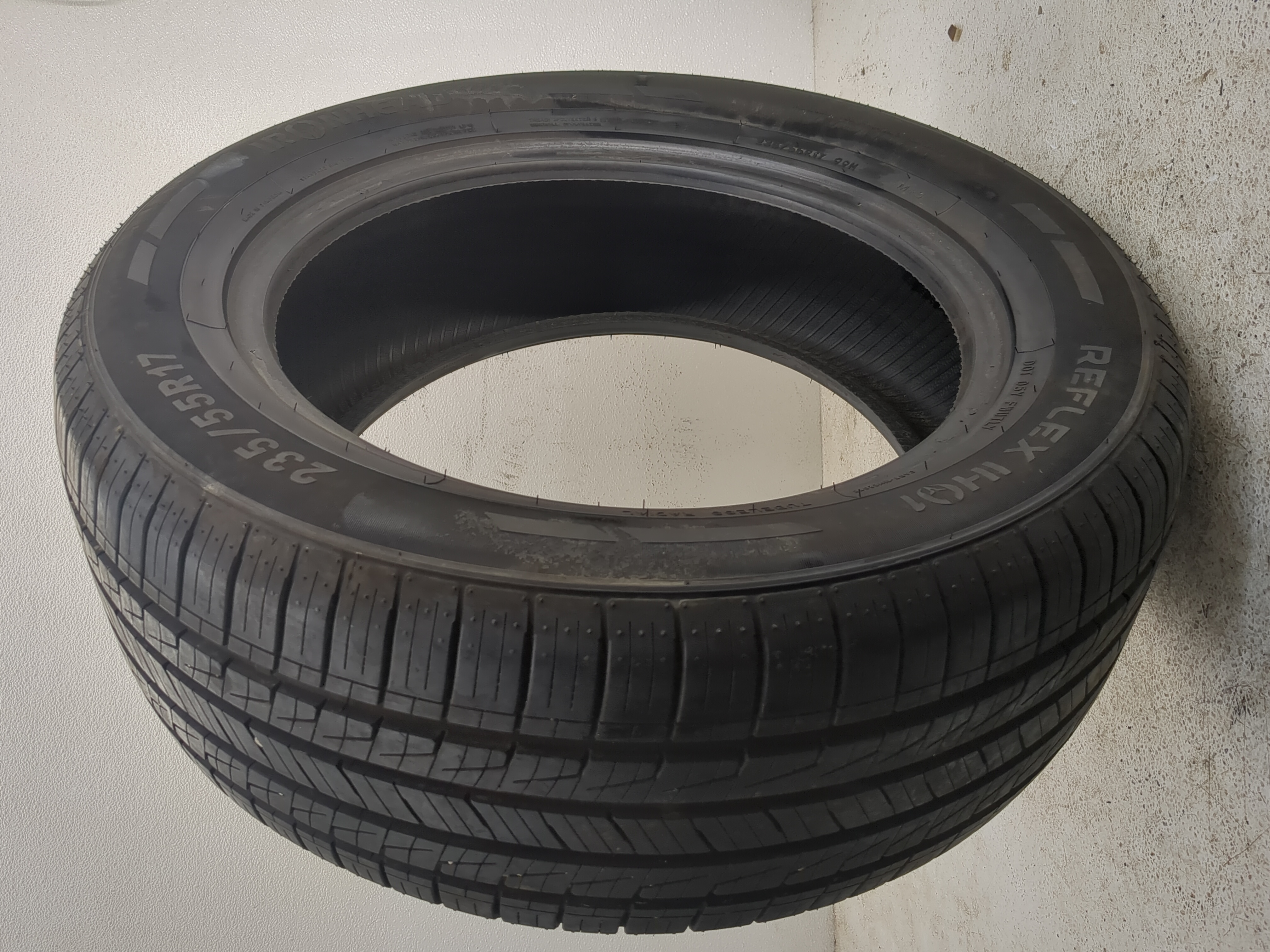 Used Tire 235/55R17 IRONHEAD REFLEX IHO1 99H - Tread Depth 10/32 - Oemusedautoparts1.com
