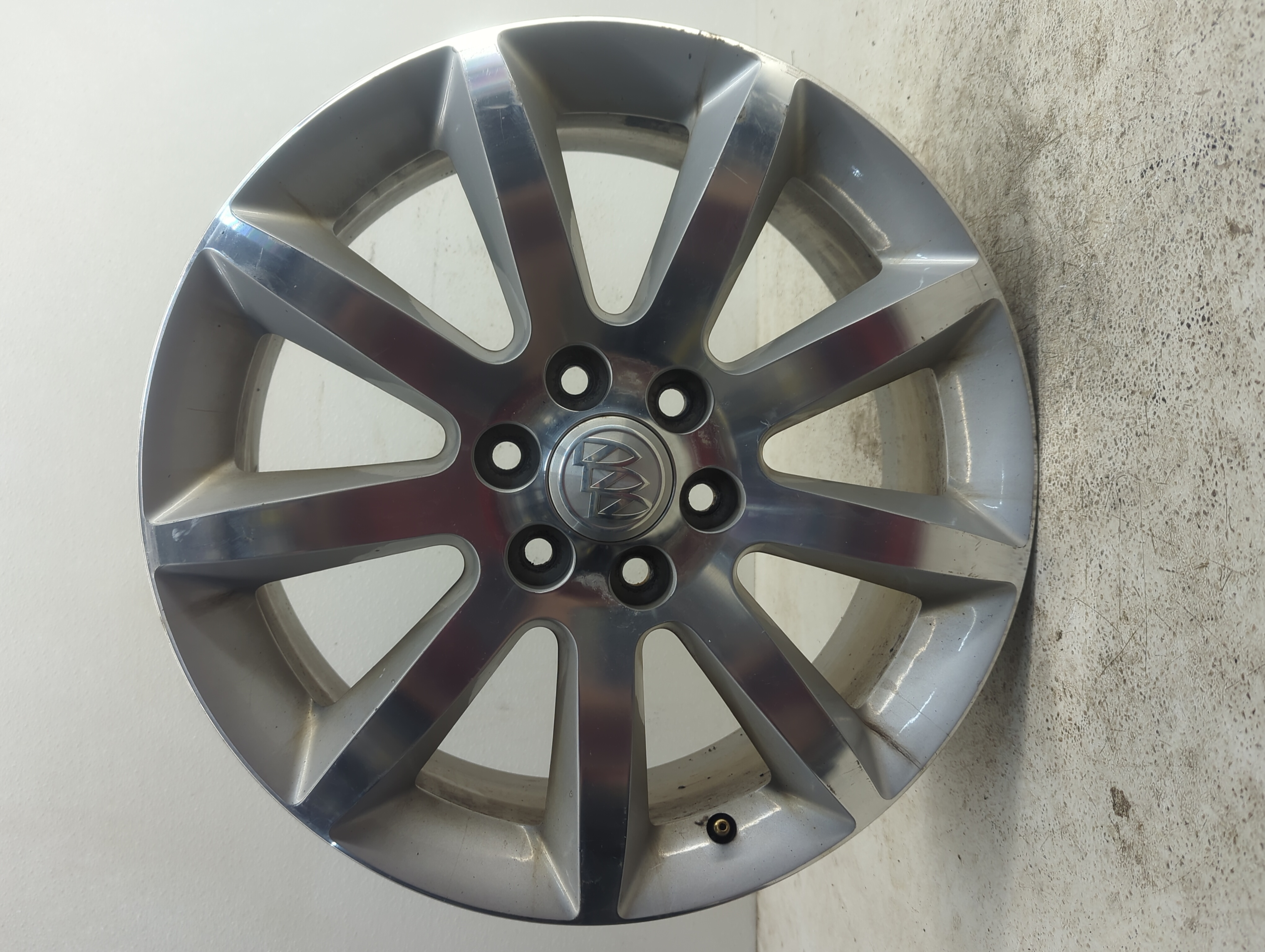 2016-2017 Buick Enclave Oem Wheel Rim 1129602 - Oemusedautoparts1.com