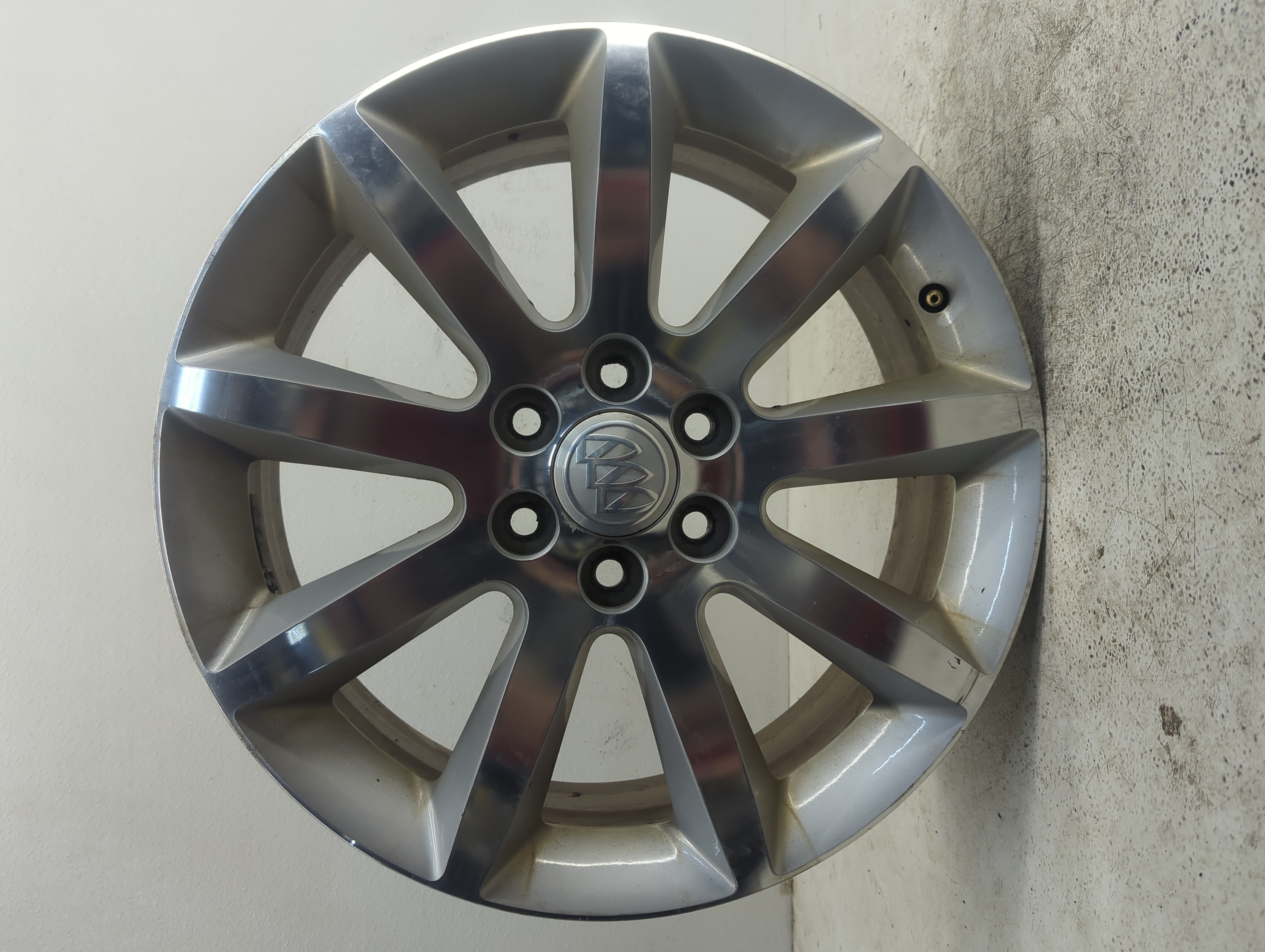 2016-2017 Buick Enclave Oem Wheel Rim 1129604 - Oemusedautoparts1.com